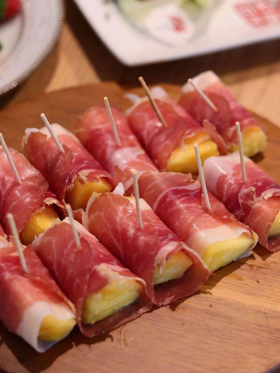 prosciutto e melone 帕尔玛火腿配哈密瓜 这是一道意大利传统的前菜
