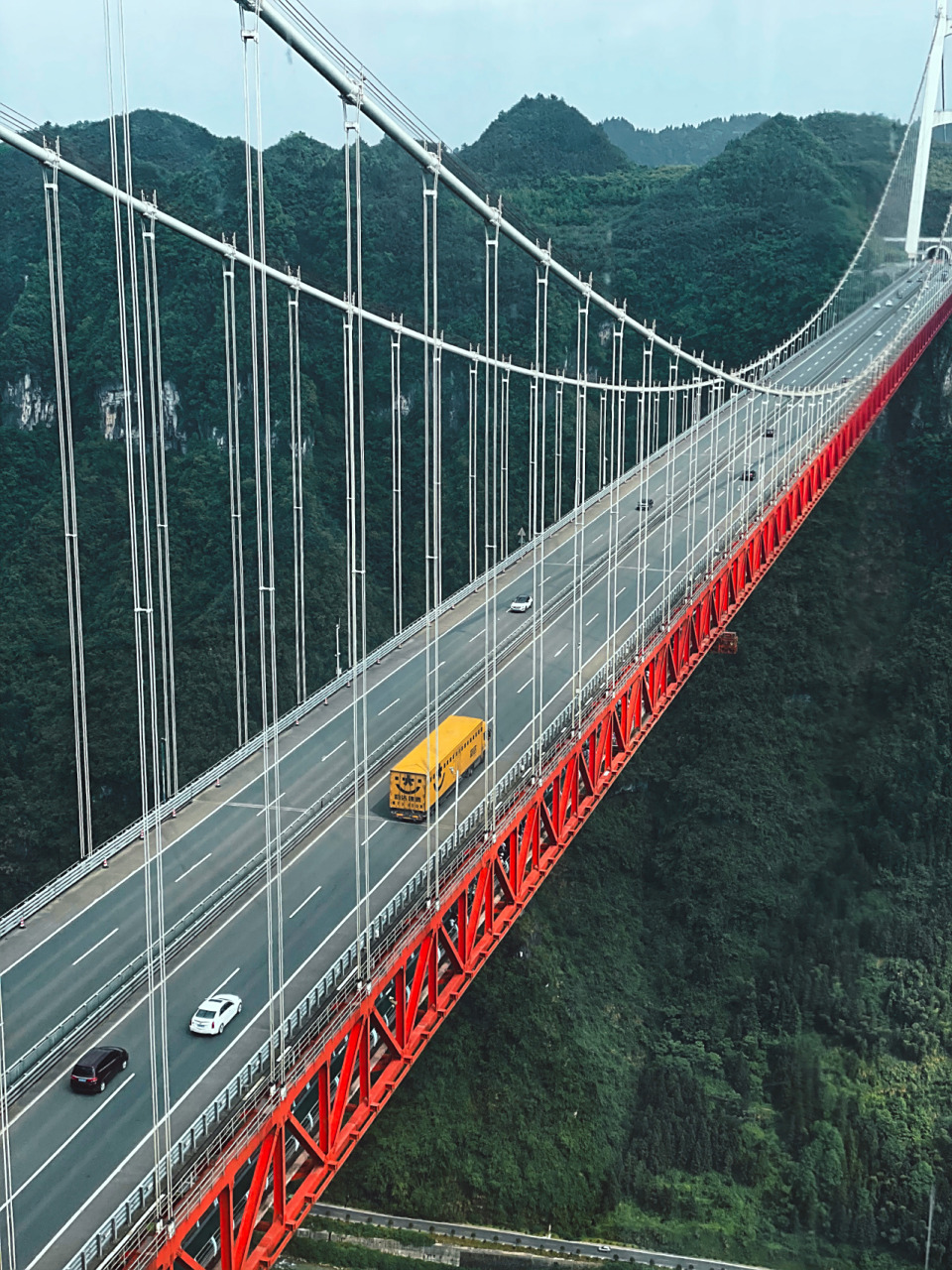 中国最美悬索桥|跨越两座山的矮寨大桥 被誉为"十大非去不可的世界新