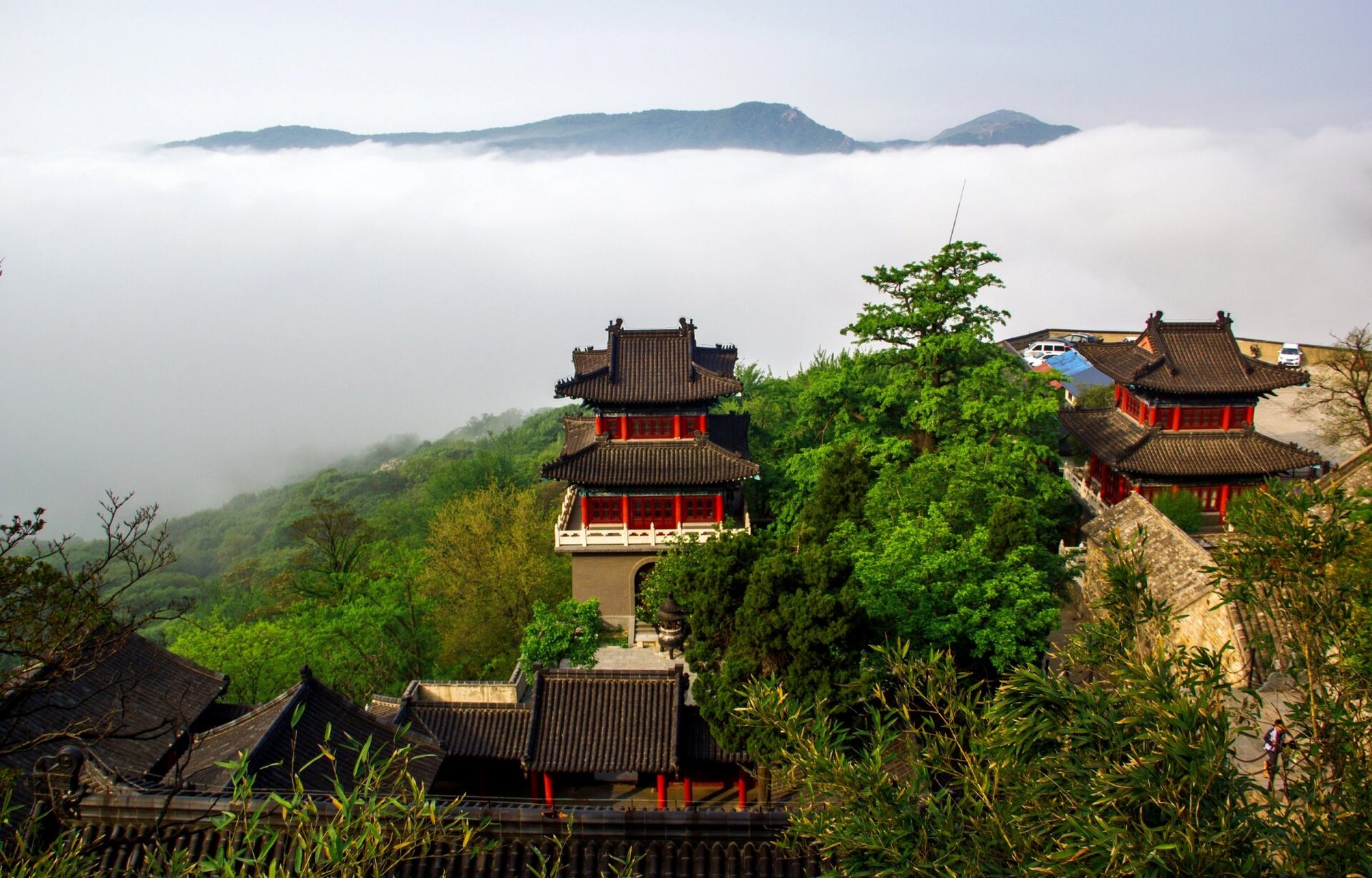 花果山游记 一,旅游概述 花果山位于中国江苏省连云港市,是中国著名的