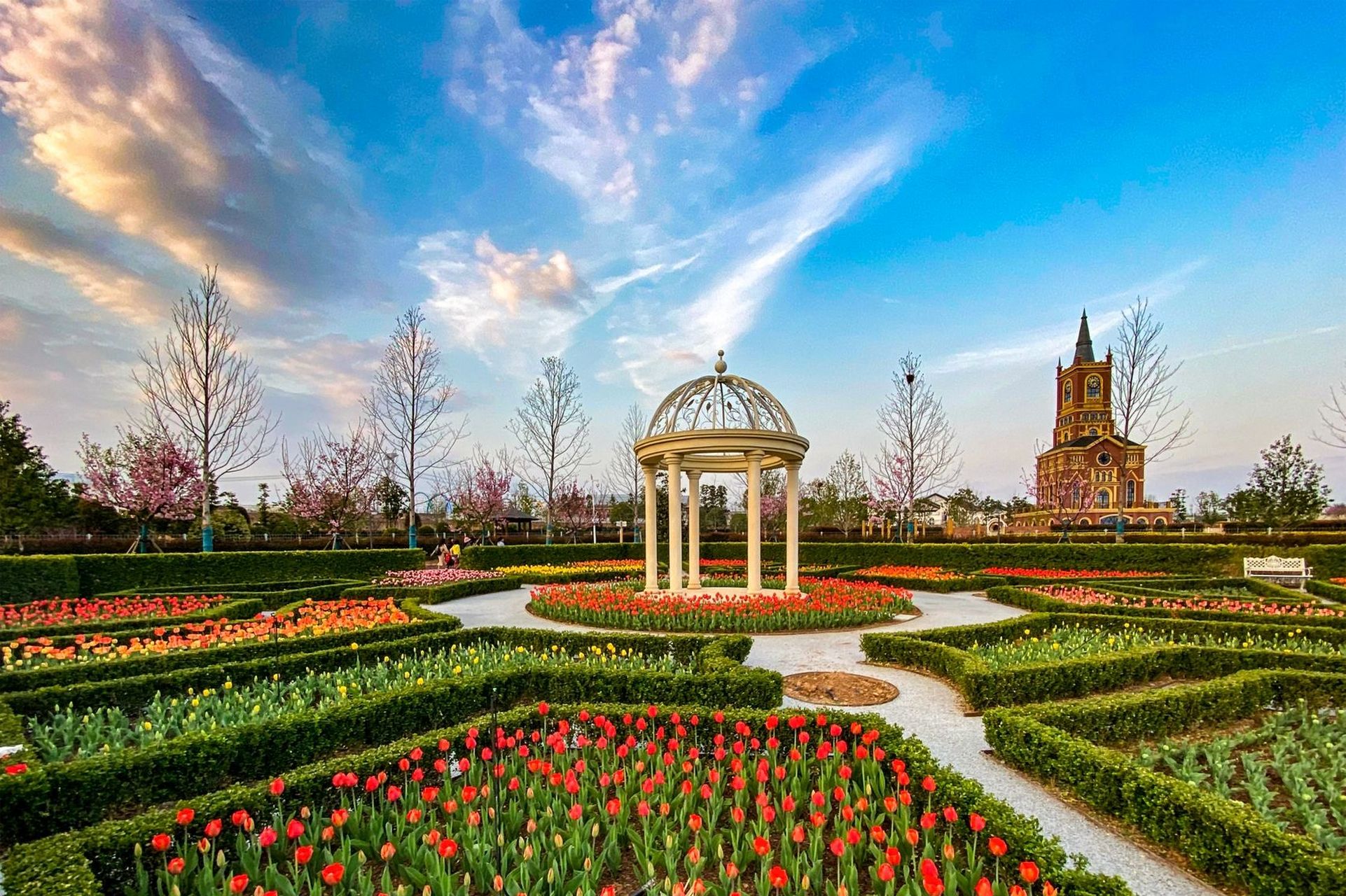 丰城爱情花卉小镇|愿你能踏遍山河 疫情,经济压力是时代吹落在每个人