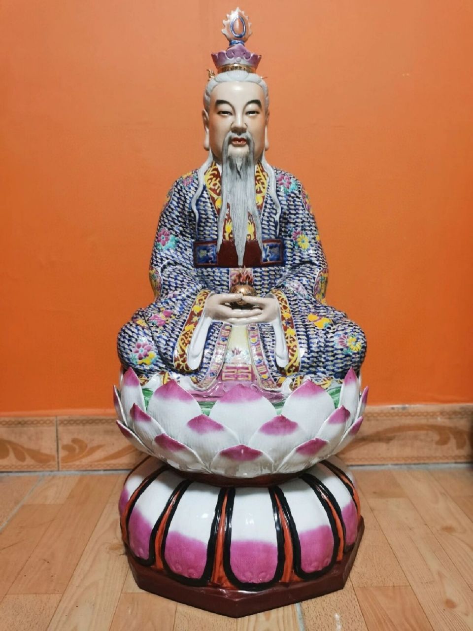 70-80年代景德镇曾龙昇造粉彩道教三清佛像        70-80年代景德镇