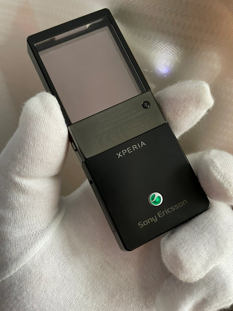 sony ericsson x5 索尼爱立信概念手机,透明屏幕无中生有应有尽有.