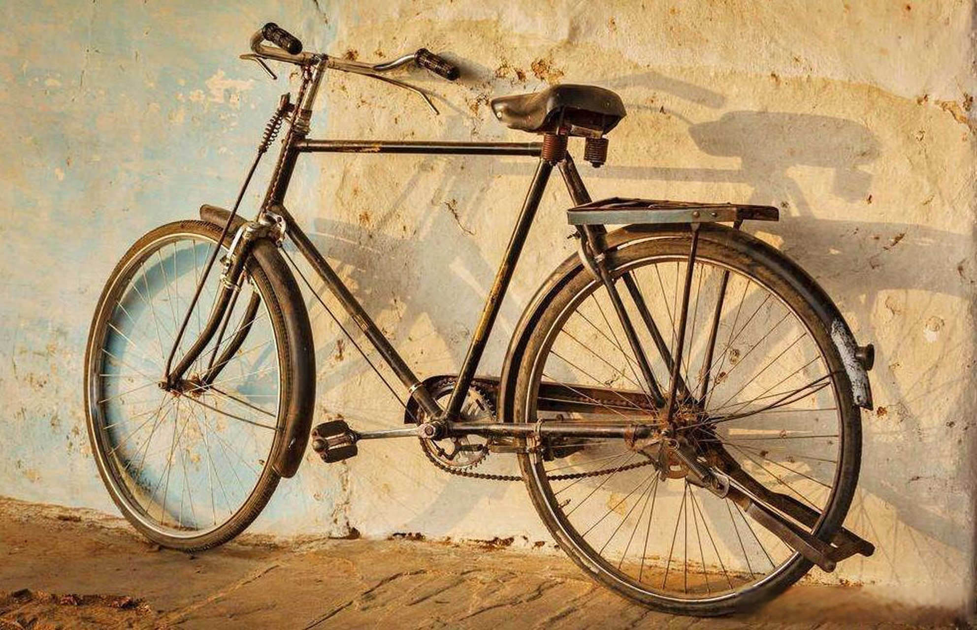 来来来,再忆一下青春,还记得当年你学自行车的二八大杠么?