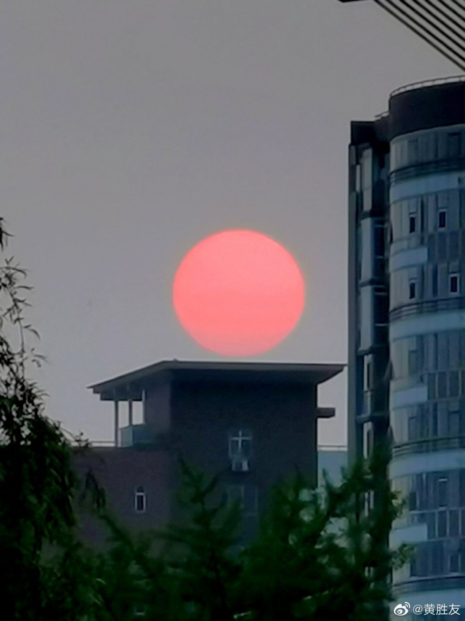 健德门桥日落的风景图片.