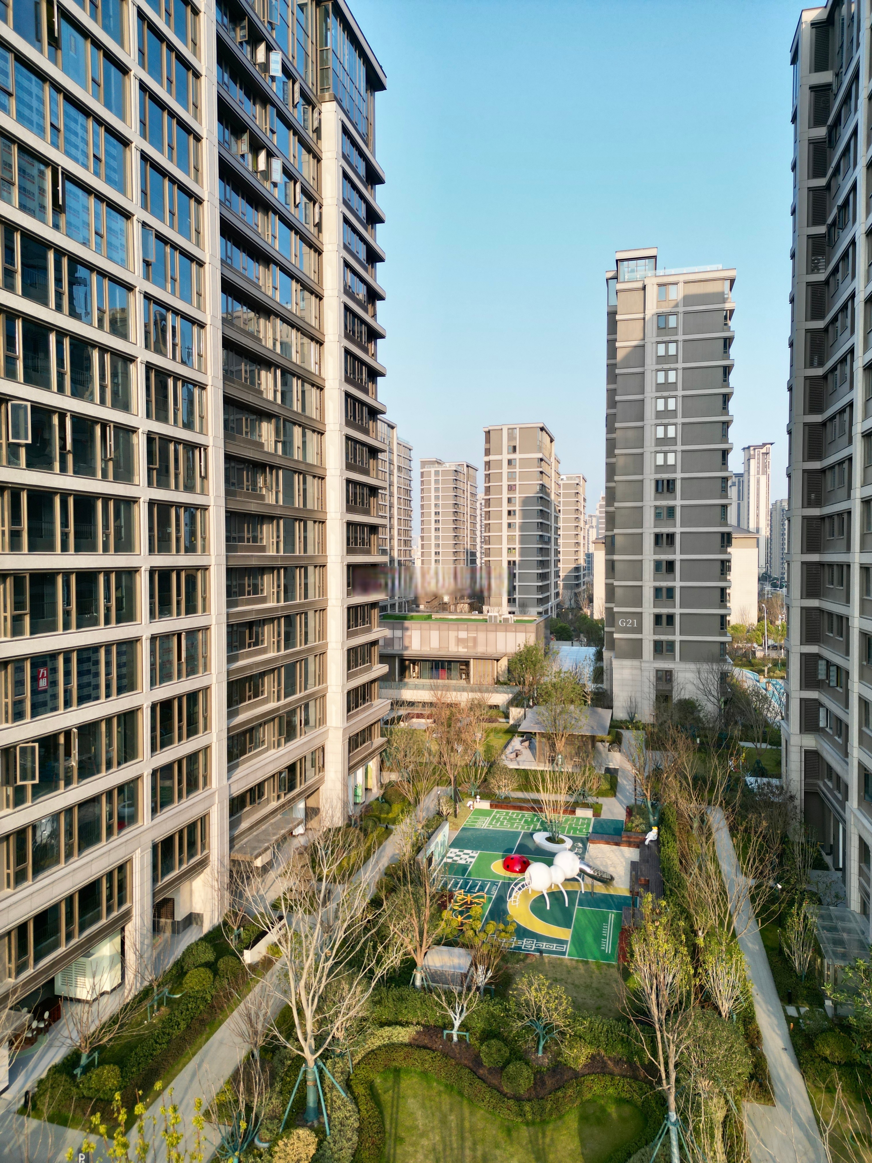 滨河湾a地块即将启动,目前看进度挖机机器已经进场了,图1
