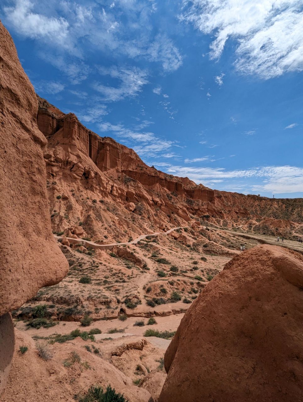 贵德国家地质公园 贵德国家地质公园 白垩纪至第三纪红色砂砾岩层 由