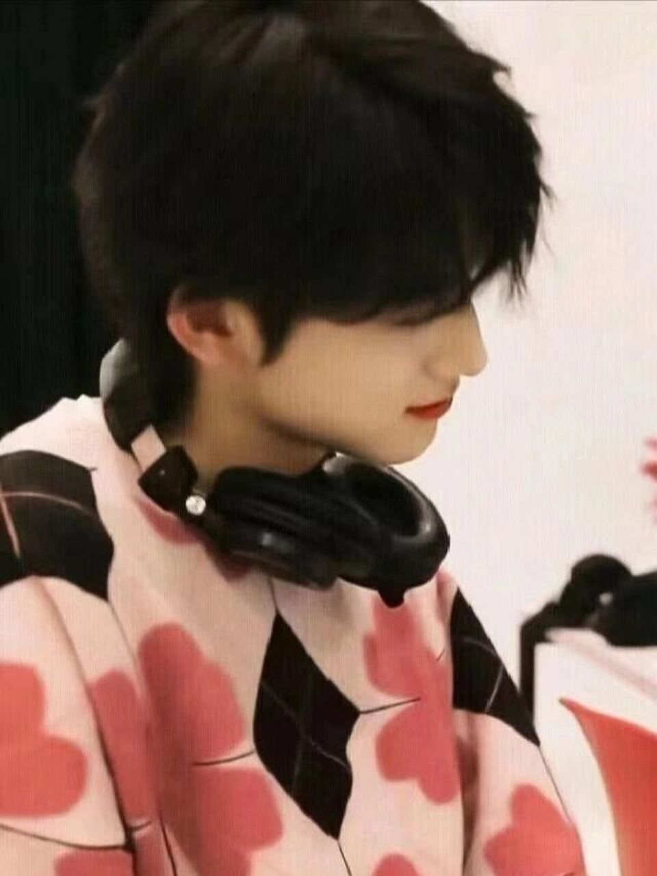 宋亚轩神图～最后两张太绝了 呜呜呜小宋老师太帅了分享一波私藏神图