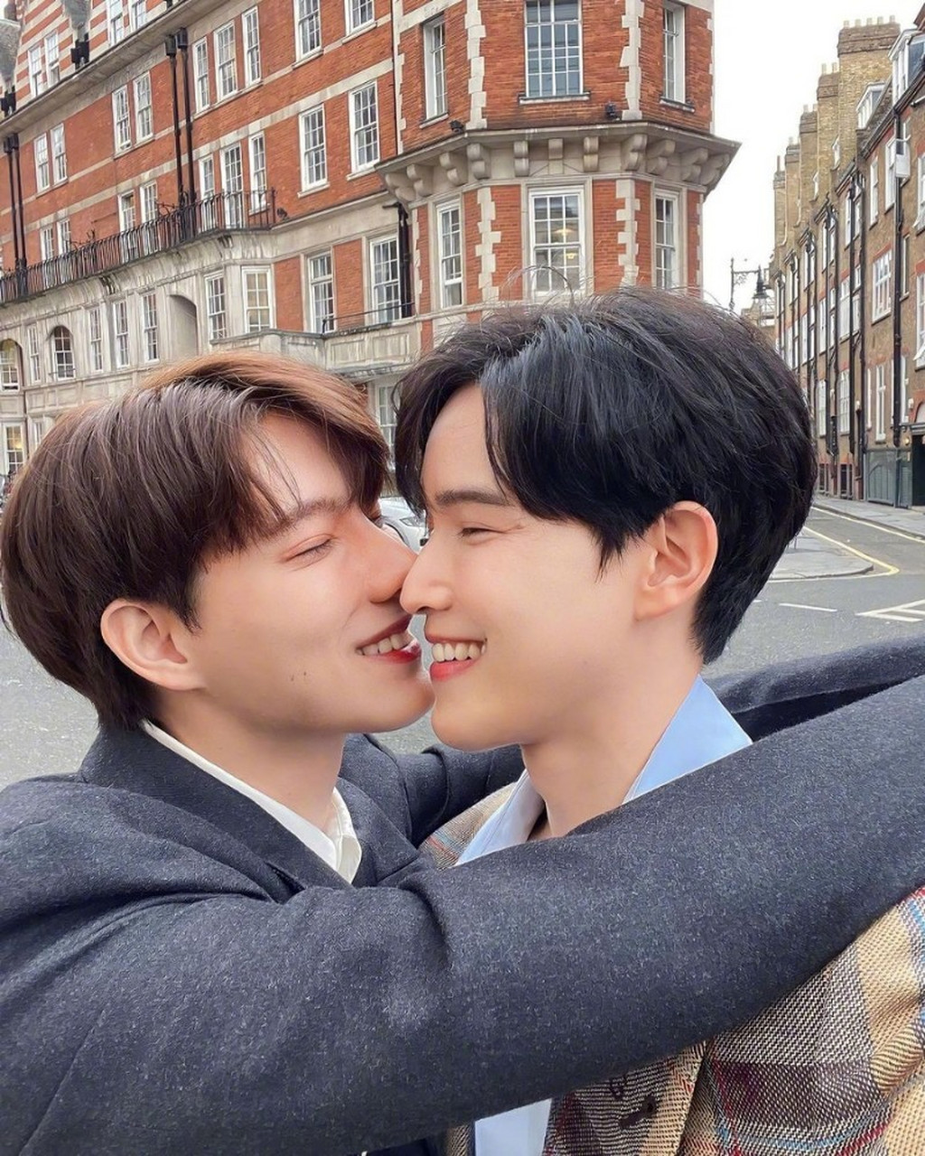 【热帖】bl剧男男cp真的看对眼了,"我们要结婚了" 泰国艺人both和new