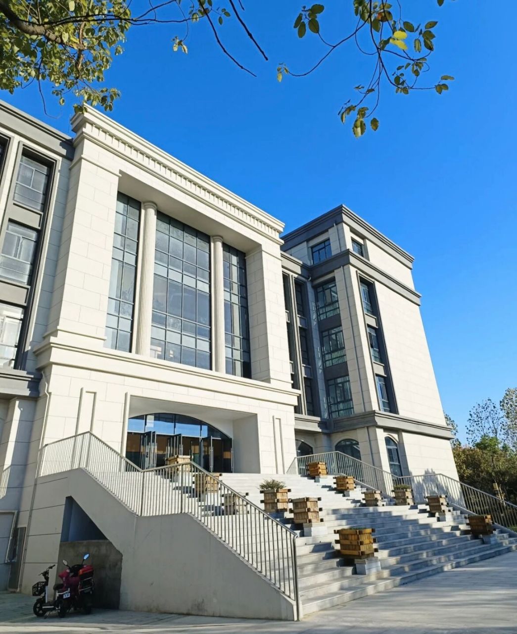 安徽国际商务职业学院! 欢迎各位学弟学妹报考!