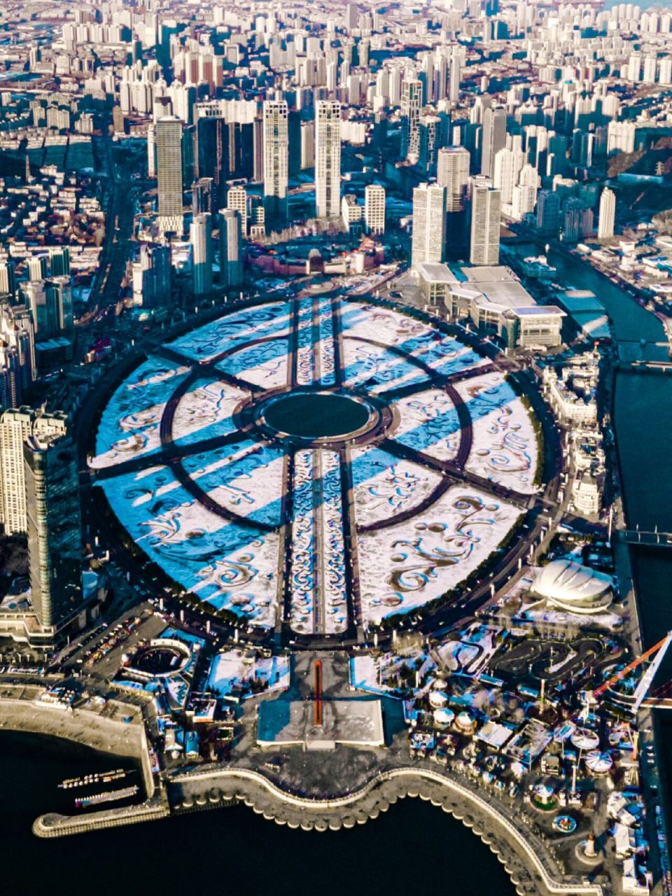 星海广场一直都是大连游玩必到旅游景点 冬天的雪景不要太治愈 - 面相