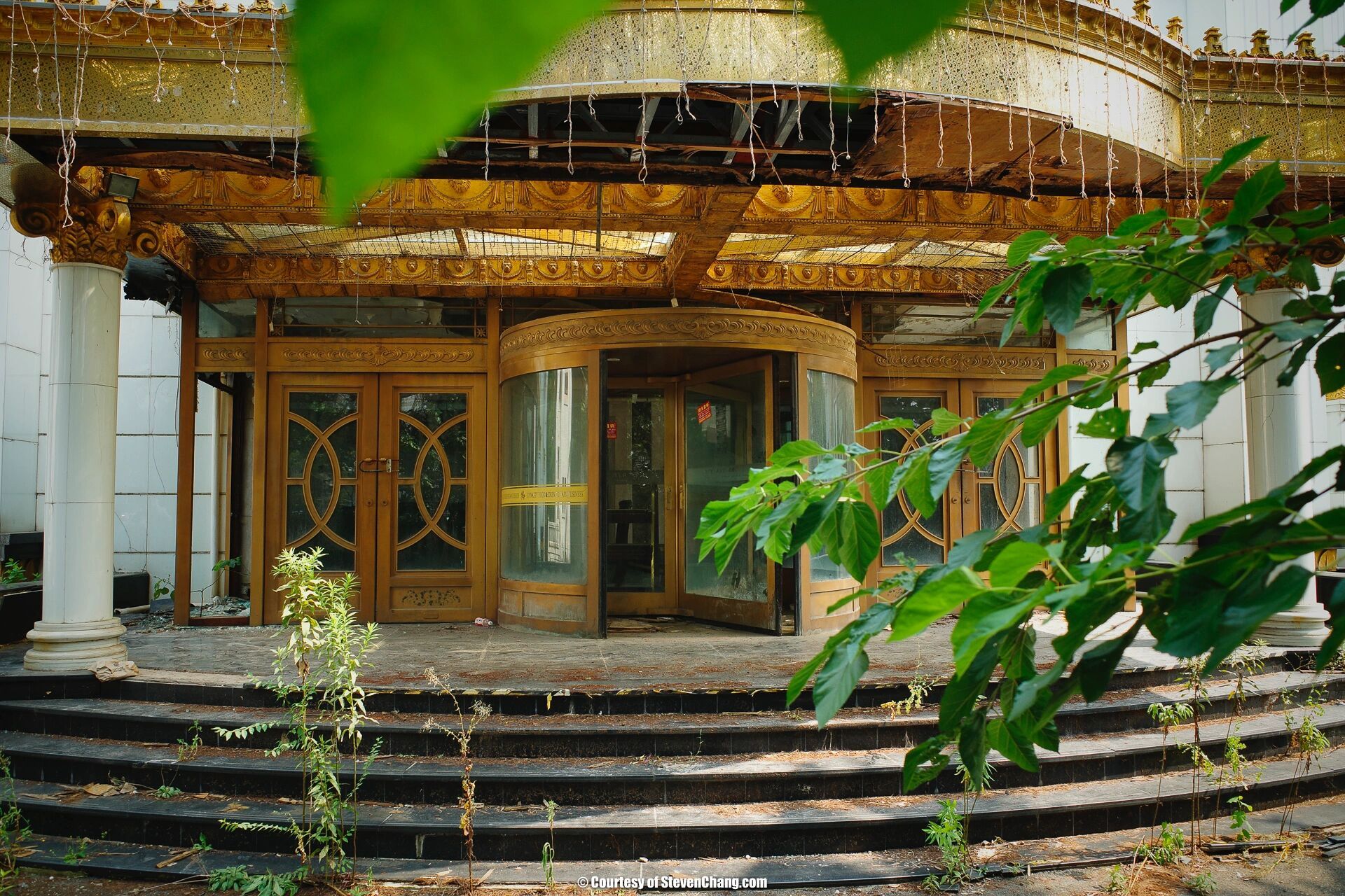 废墟探险:带你逛上海废弃大酒店01 本系列共12篇,依照动线排序