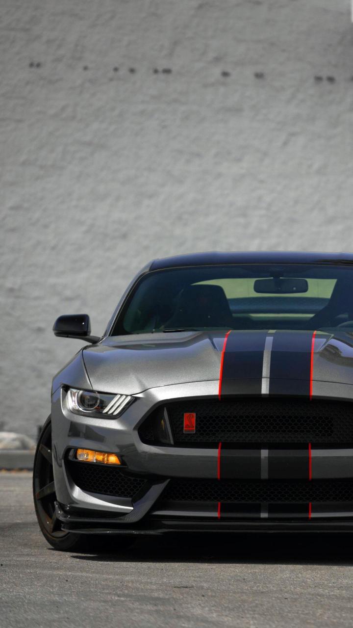 福特野马mustang是为了纪念二战中富有传奇色彩的p-15型mustang战斗机