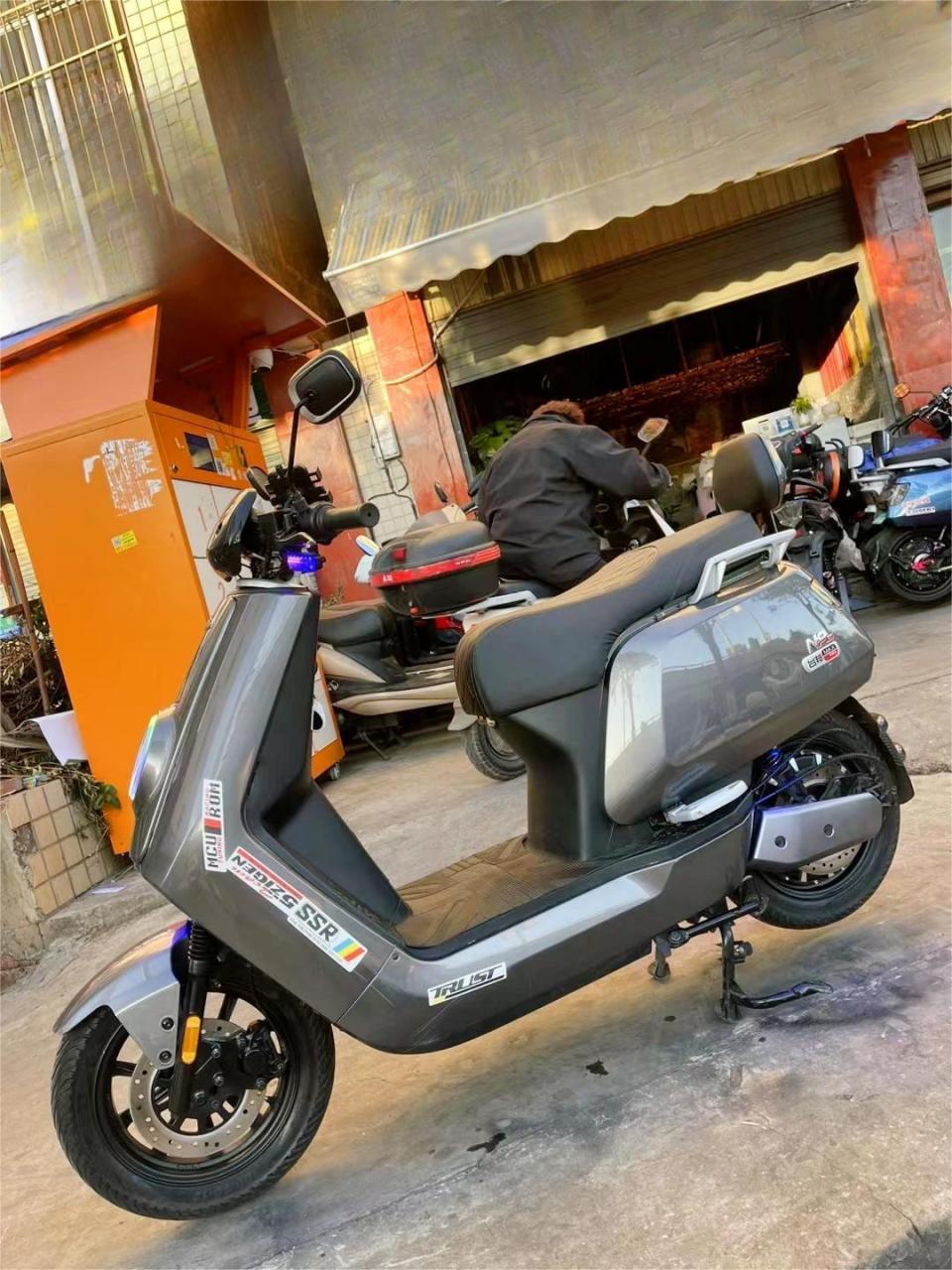 新国标小牛款n1s台邦n9gt一台电池:72付20安可带电池,可出空车电机:12