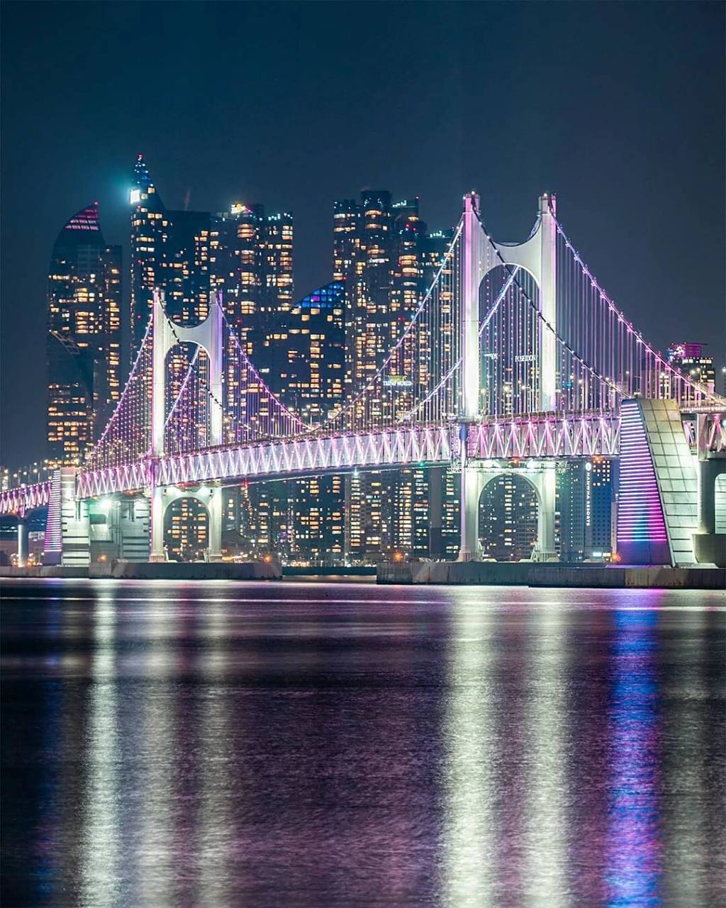 9399今天要给大家介绍的釜山七大桥梁第一座,美丽夜景的"广安大桥