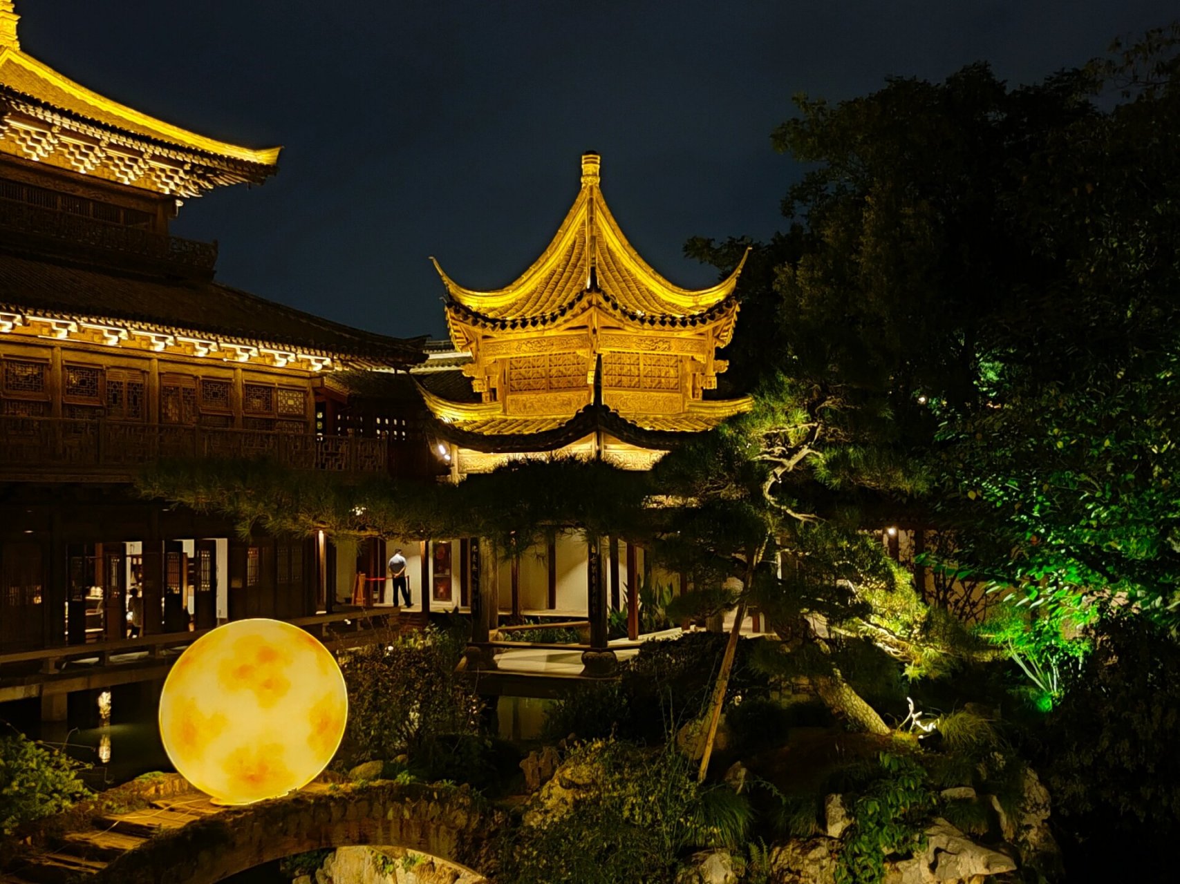 濮院古镇夜景美翻了 最后附上古镇演出时间表 建议下午3点后去,即可以