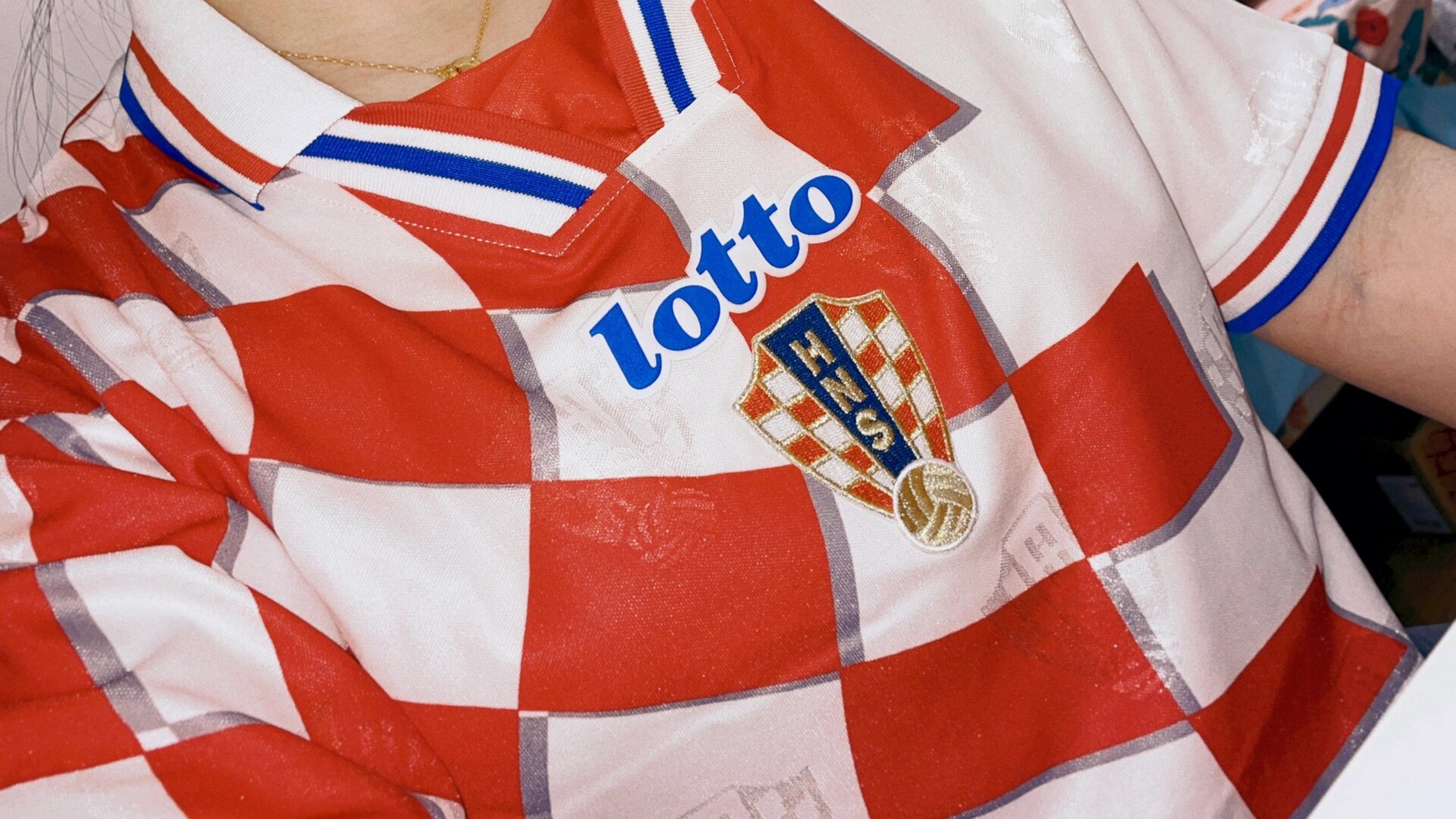1998克罗地亚复古球衣 太好看了吧!