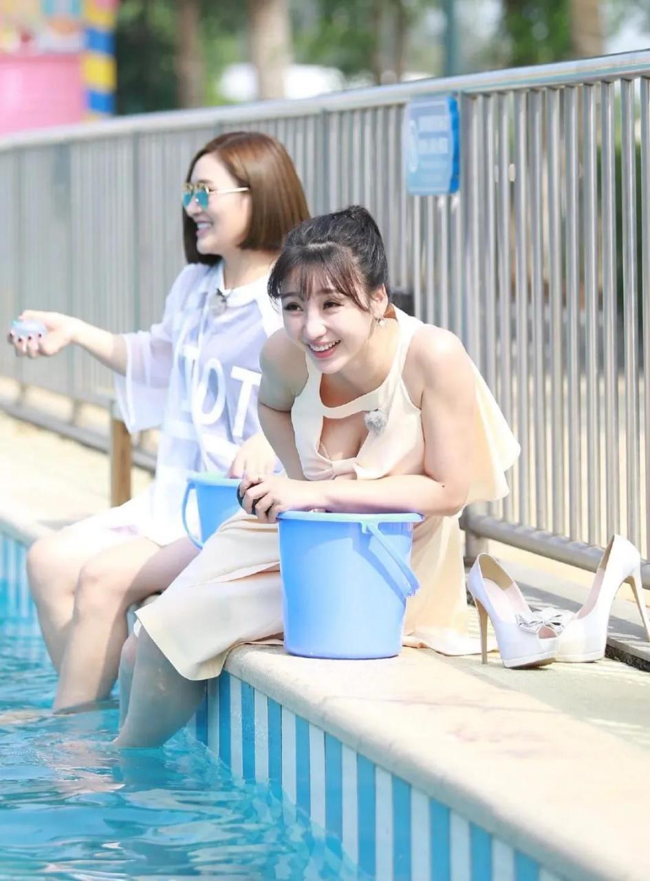 柳岩小姐姐这脚上是有纹身吗?