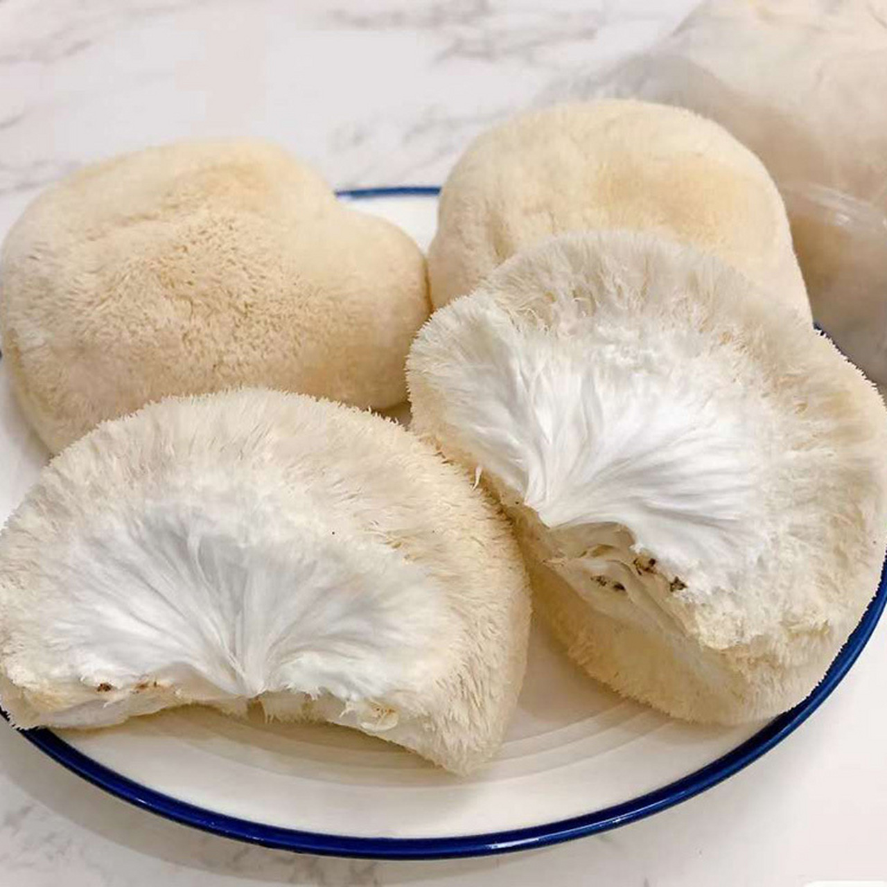 补胃神器猴头菇,和鱼翅,熊掌,燕窝并称四大名菜.补胃助消化.