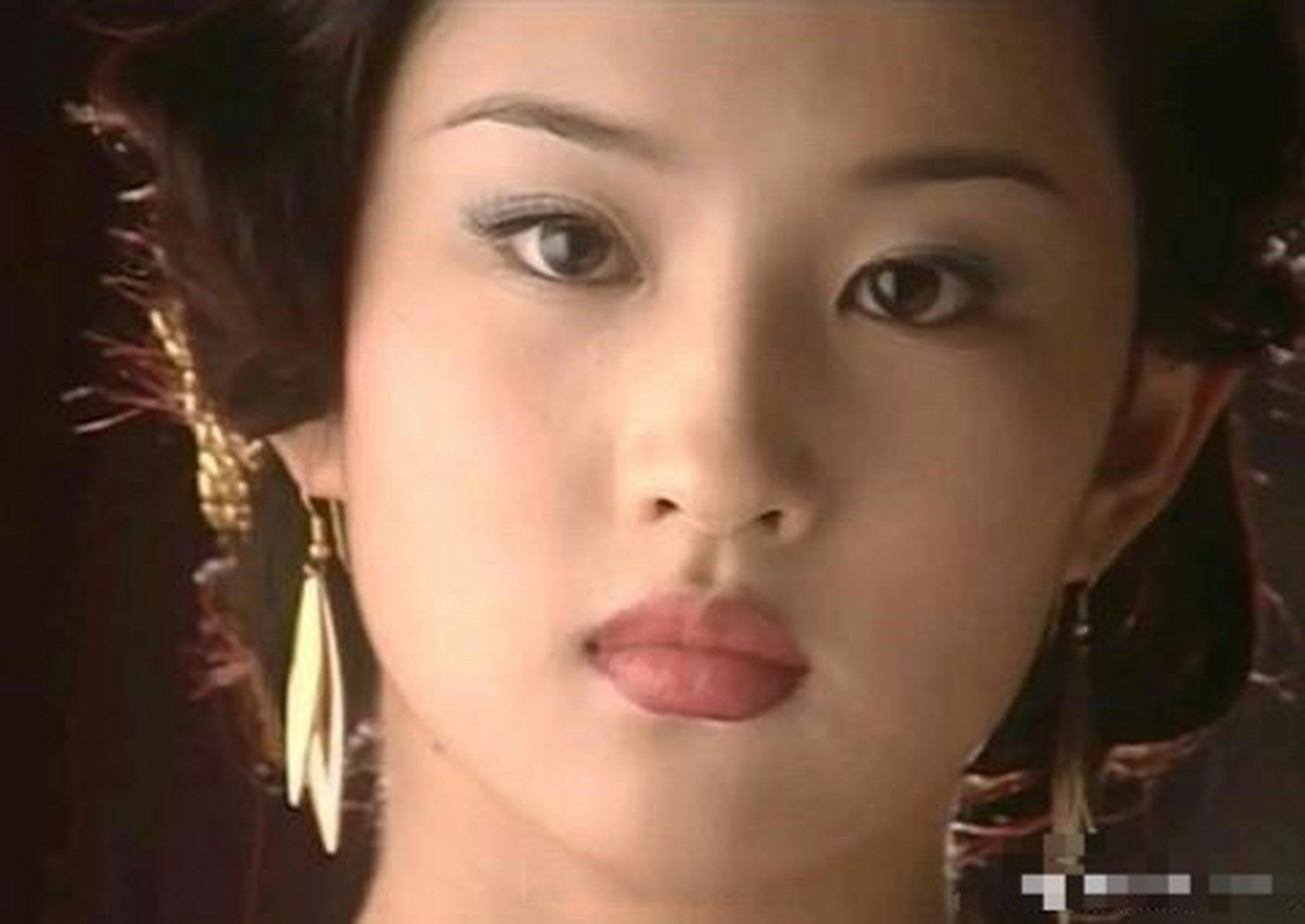 就连刘亦菲的颜值也有撑不起的妆容,这样的厚嘴唇还是不太适合仙女吧.