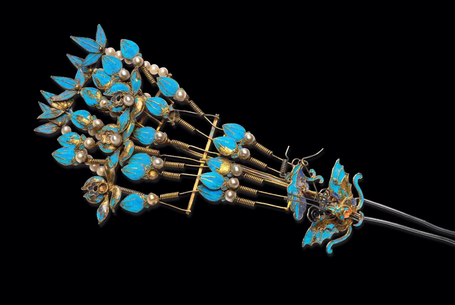 中国传统文化·点翠发钗 图1:清代点翠花蝶形簪 图2:清代点翠花蝶形