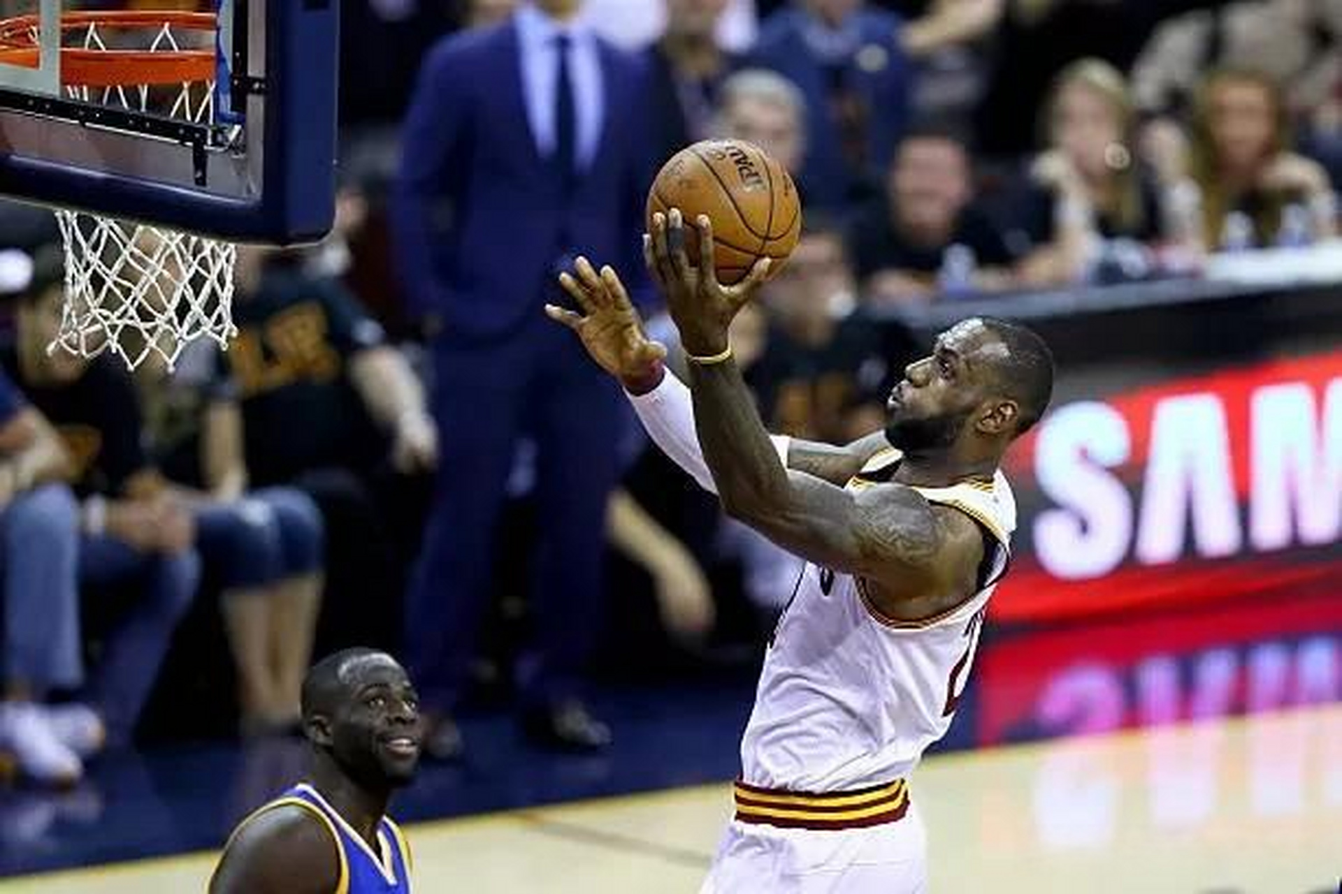 球迷讨论:詹姆斯在2016年总决赛g6的表现如今很少被提及,可那场比赛