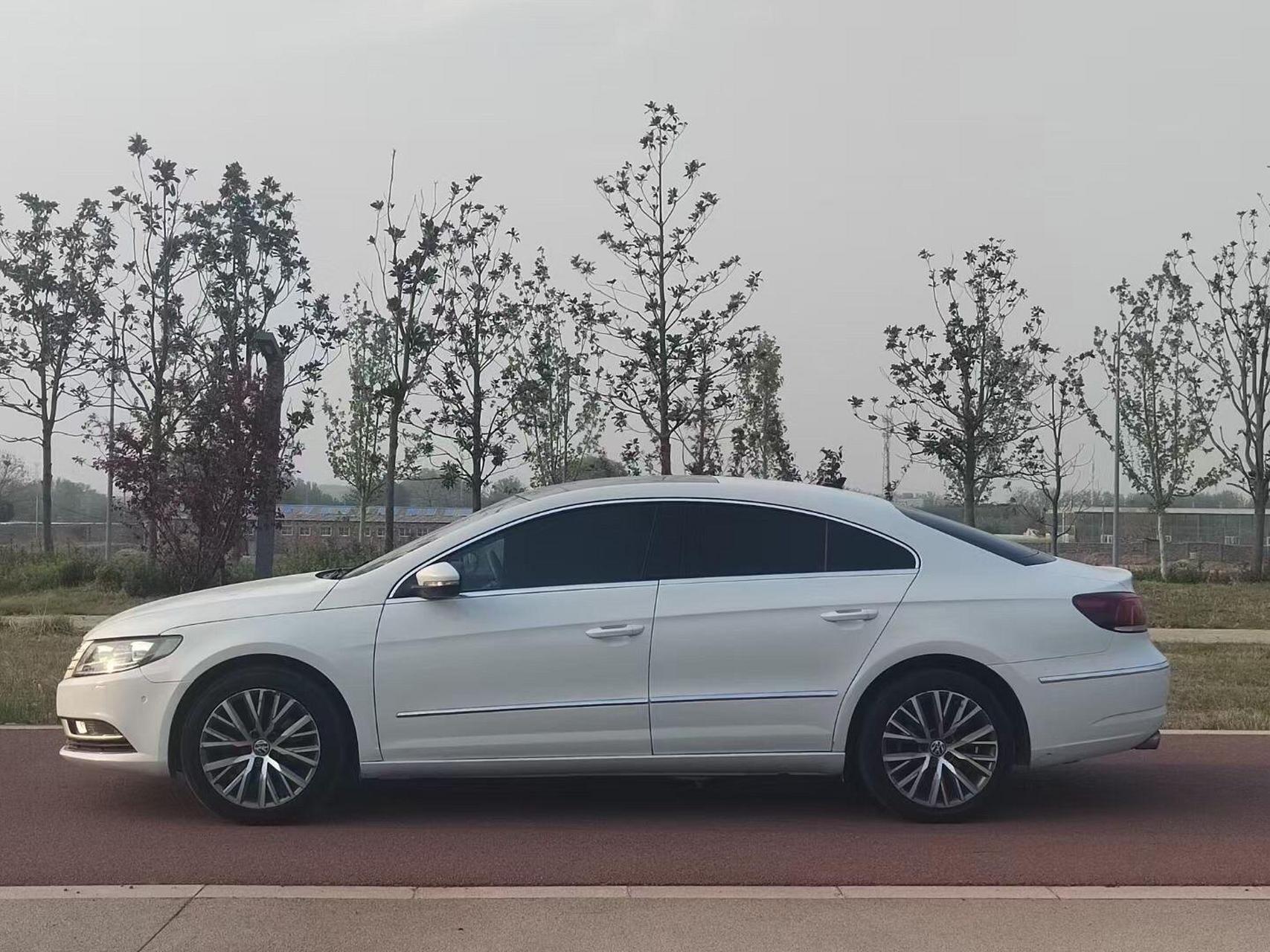 2017年大众cc1.8t豪华型,新车指导价26.58万,9万公里.