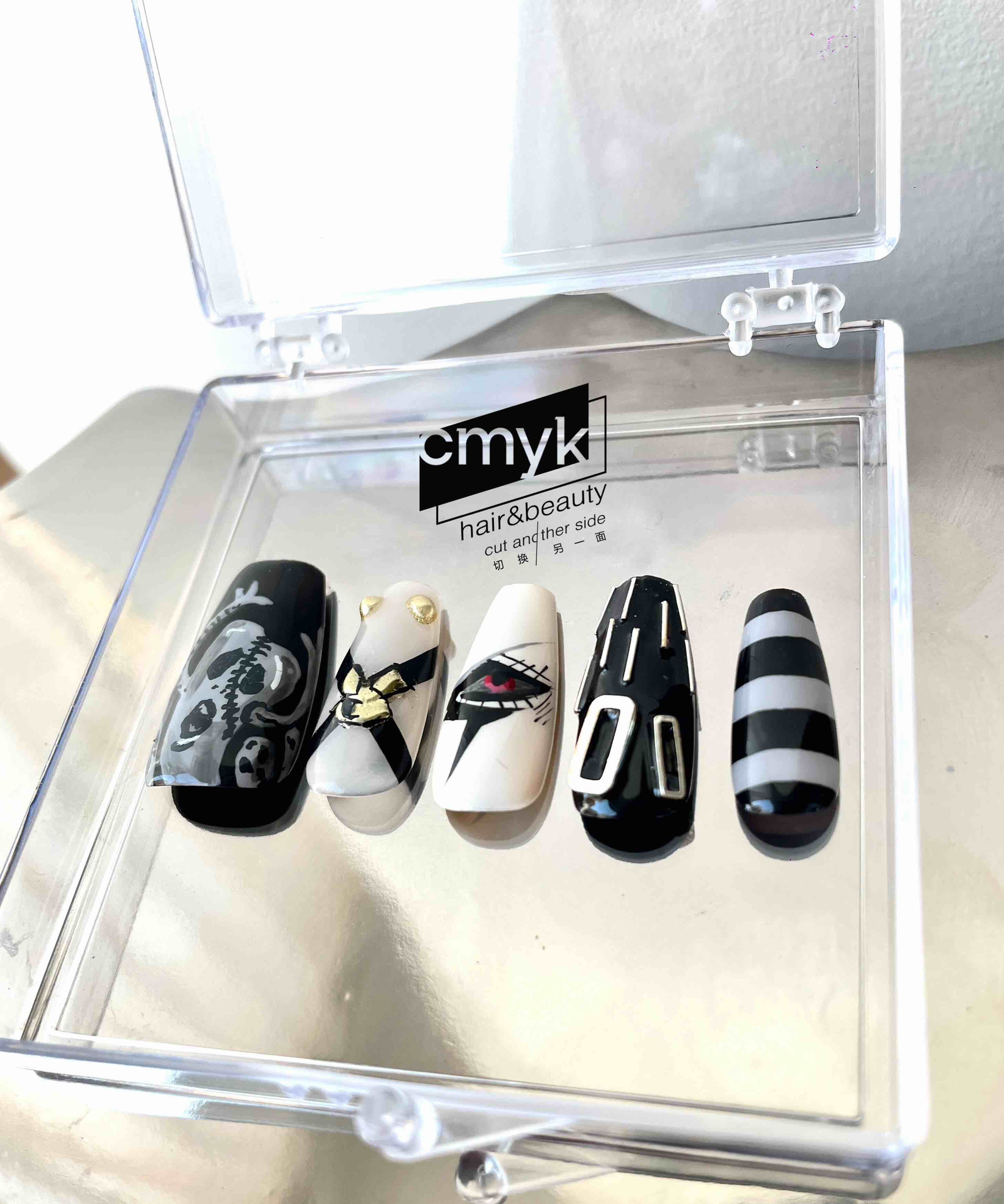 jojo黄金之风里苏特金属制品画师合作概念甲