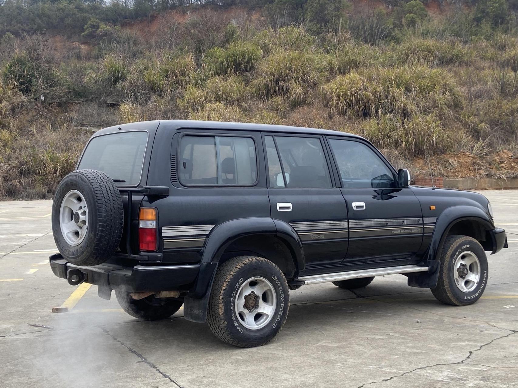 陆地巡洋舰80系.vxr最高配置,自动挡,三把锁.