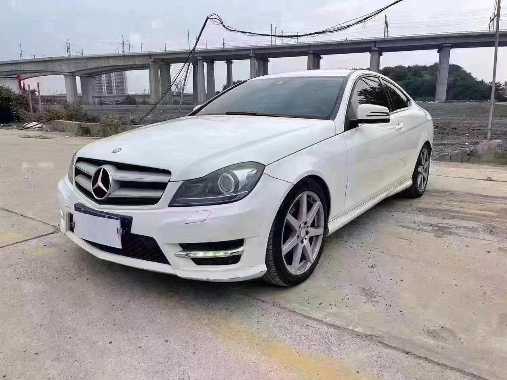 2013年奔驰c180双门四座轿跑车,原装进口新车40万,极品车况,11万公里