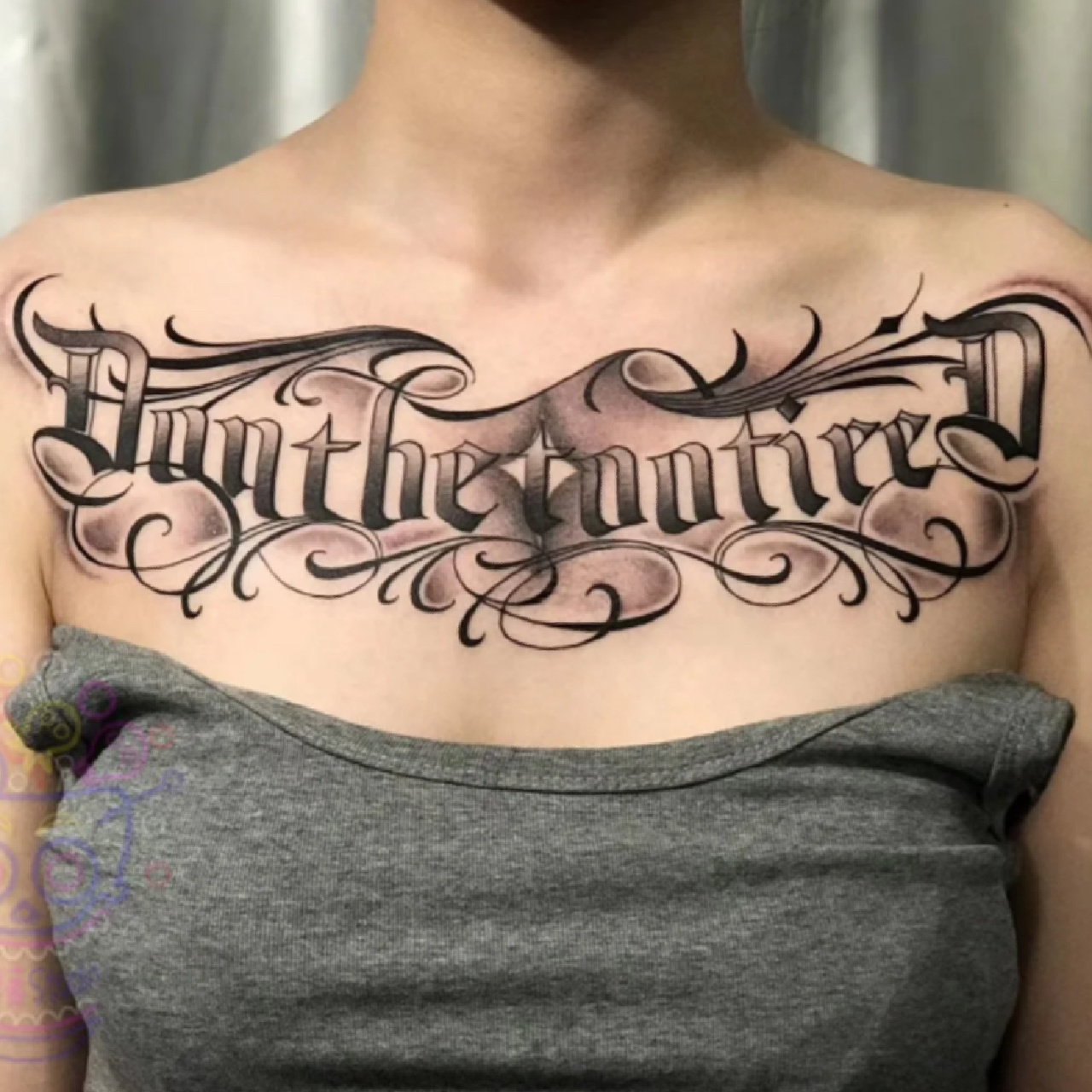 花胸纹身 女生花胸纹身