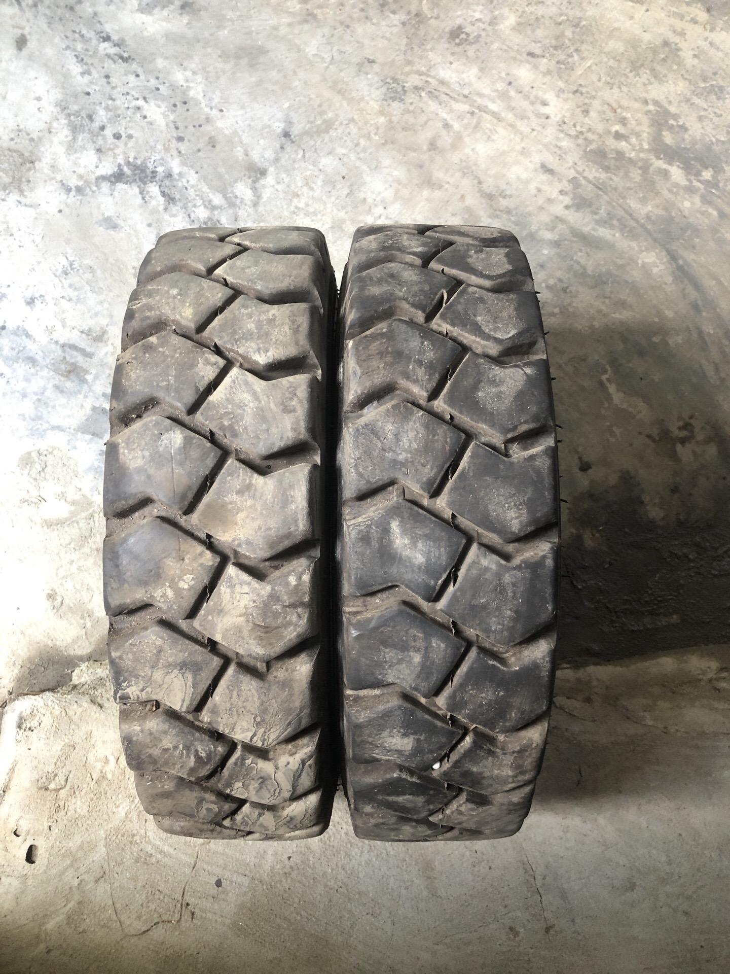 大量出售叉车轮胎650-10 28x9-15 825-150 300-15充气叉车轮胎