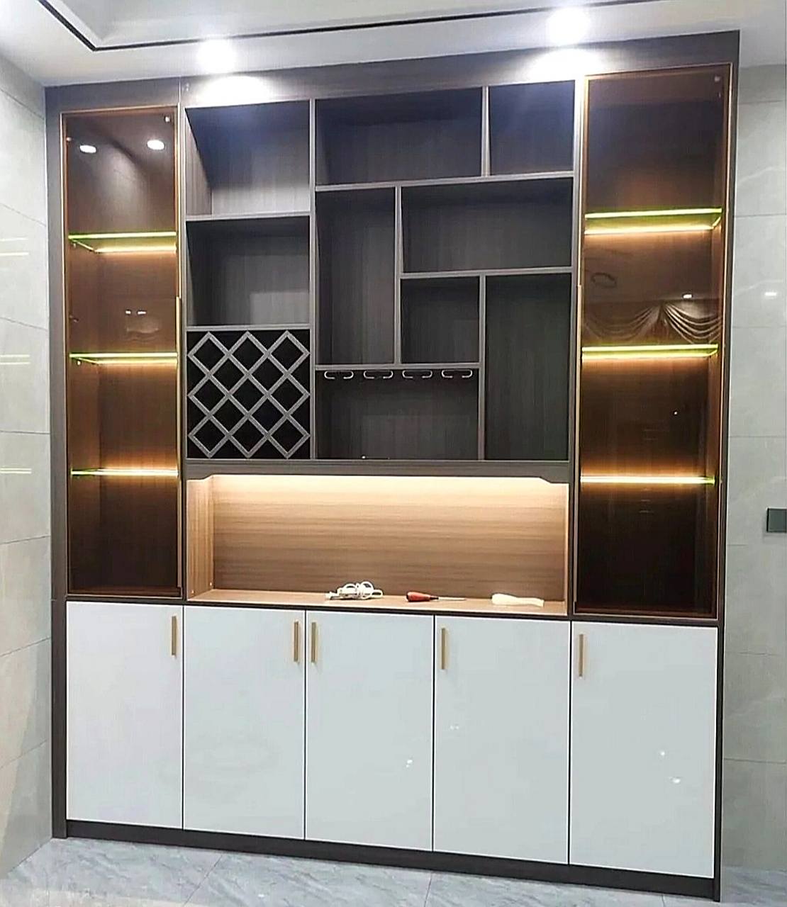 我这里有酒柜效果图