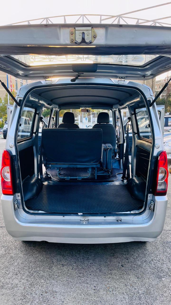 上架16年五菱荣光五座面包车,车好带空调价格 1. x