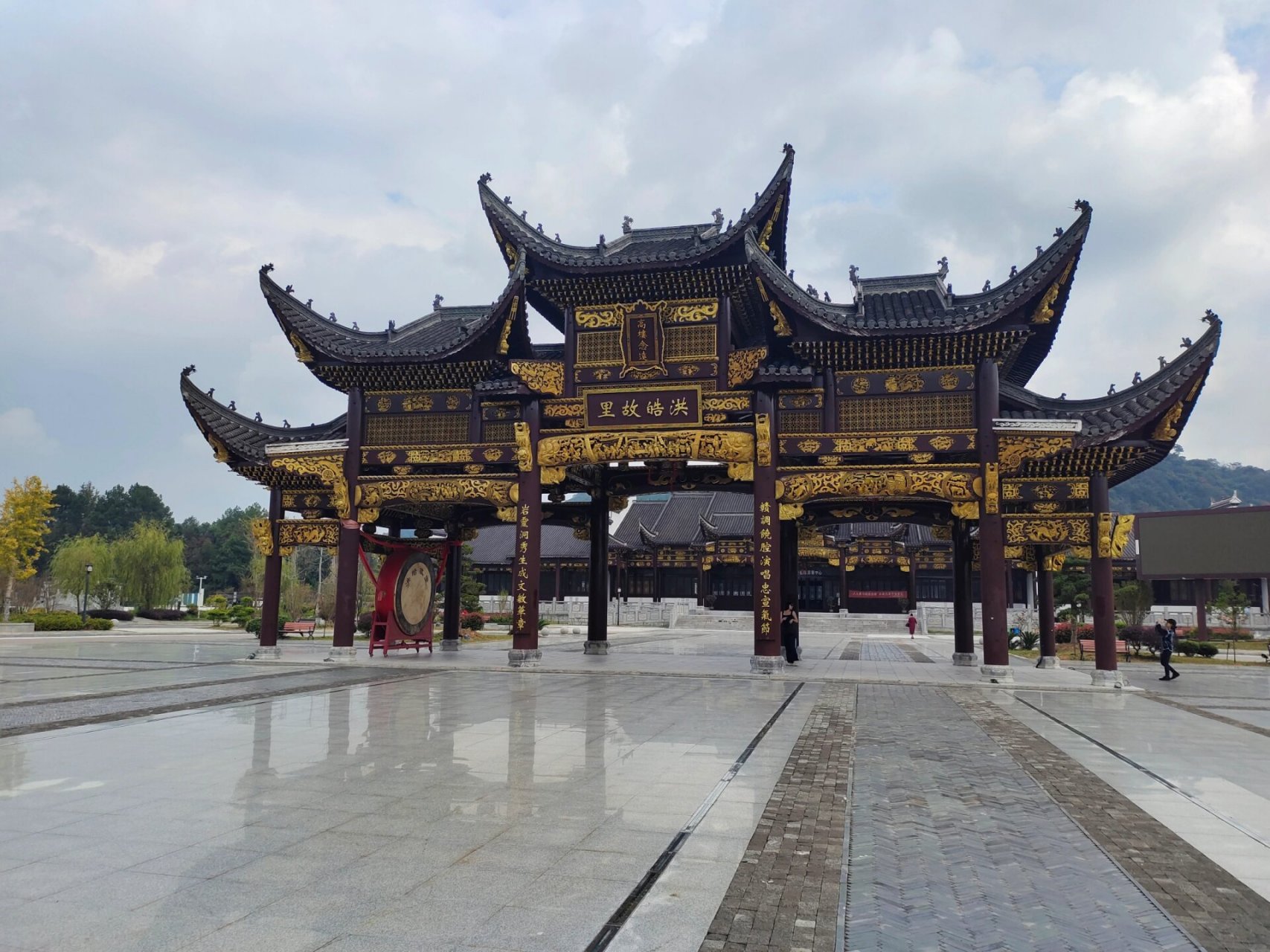 景德镇旅游包车～洪岩仙境  景德镇下辖的一个县级市, 乐平市洪岩洞