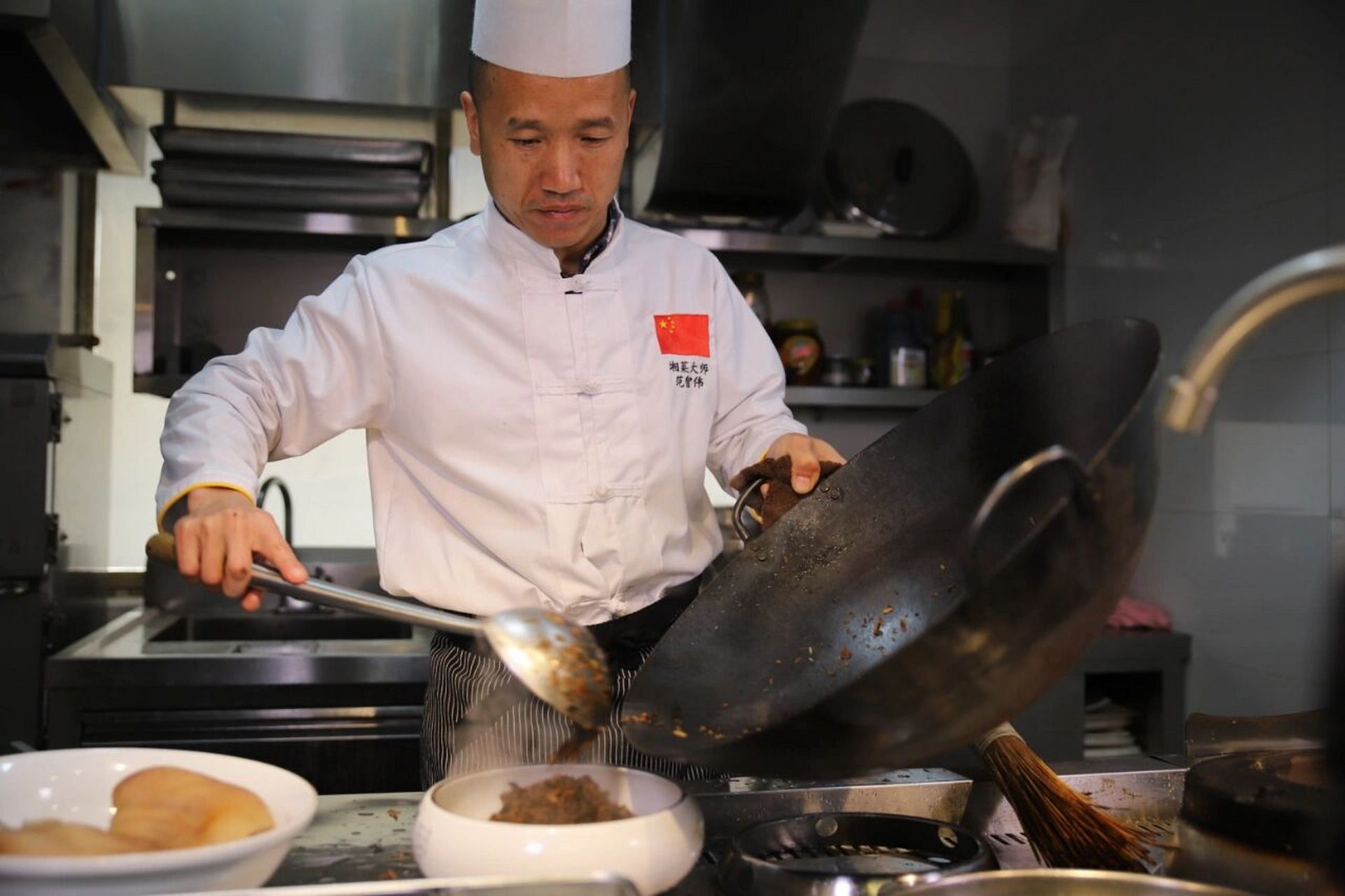 湘菜大师范智伟烹饪火候猪脚王 2021年12月4日,中国最具实力创新名厨