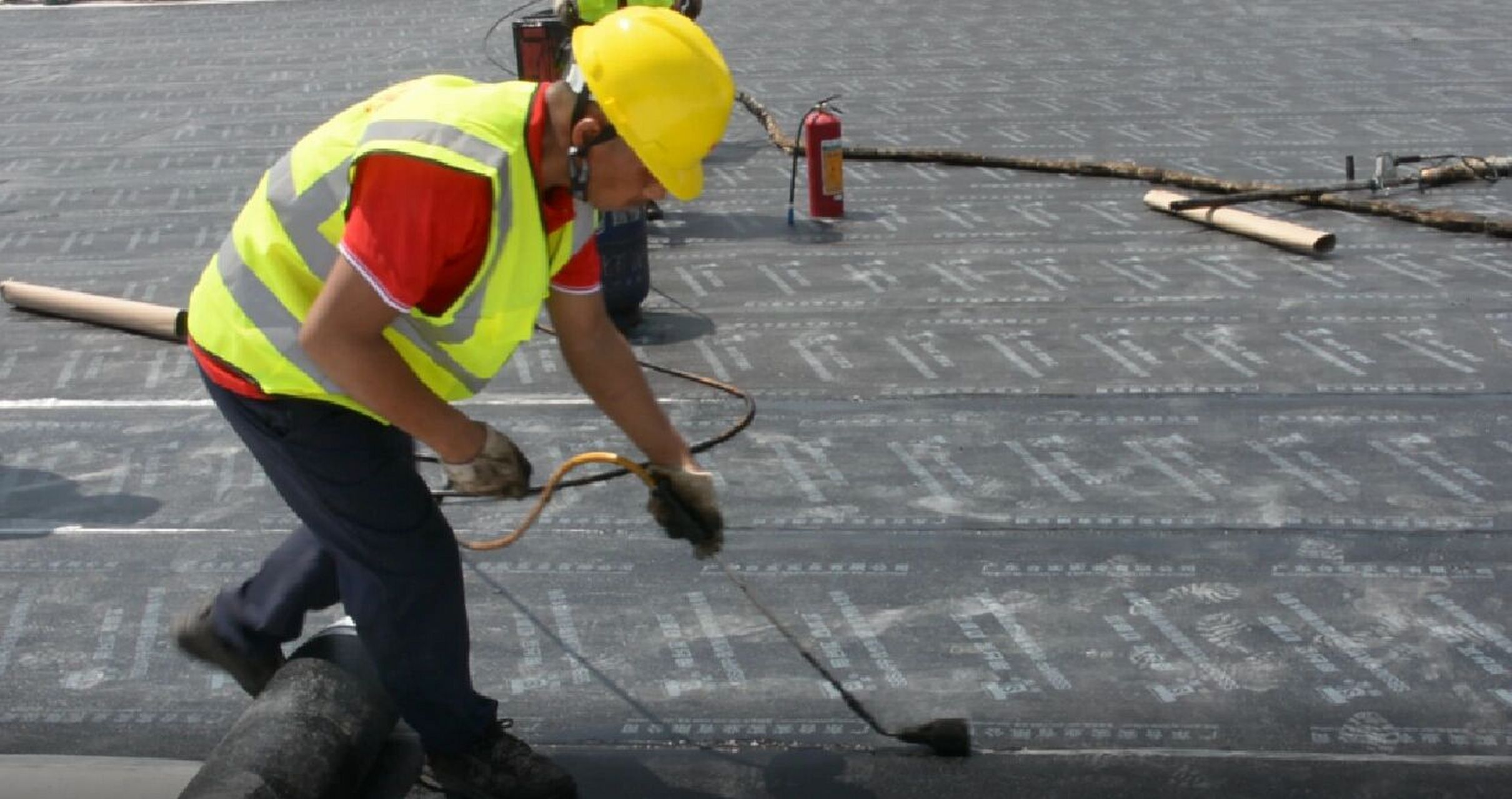 干货92防水卷材铺贴的方法及技巧之自粘法 87详情: 自粘法是指