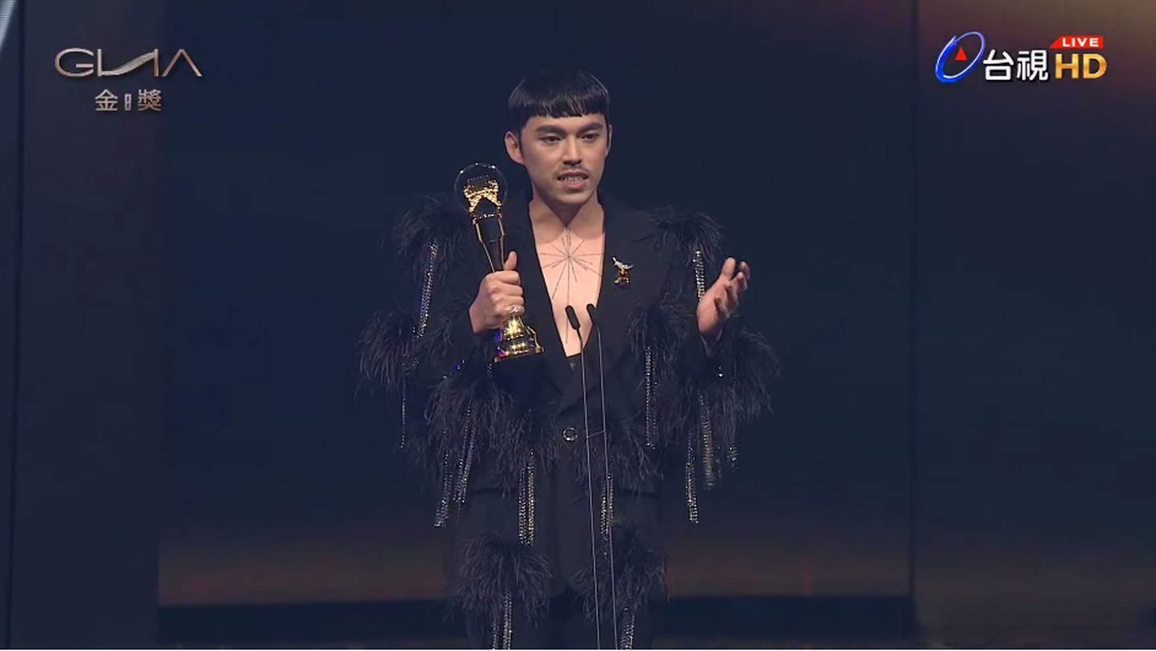 第34届 #金曲奖# 最佳华语男歌手奖:hush 恭喜!