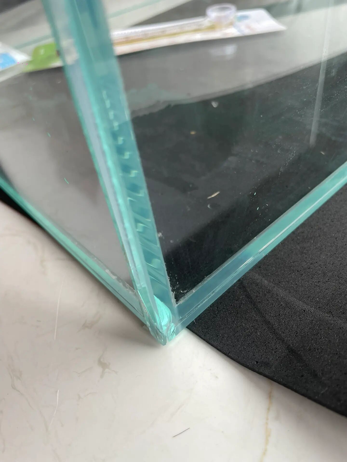 鱼缸角碎一点怎么办?