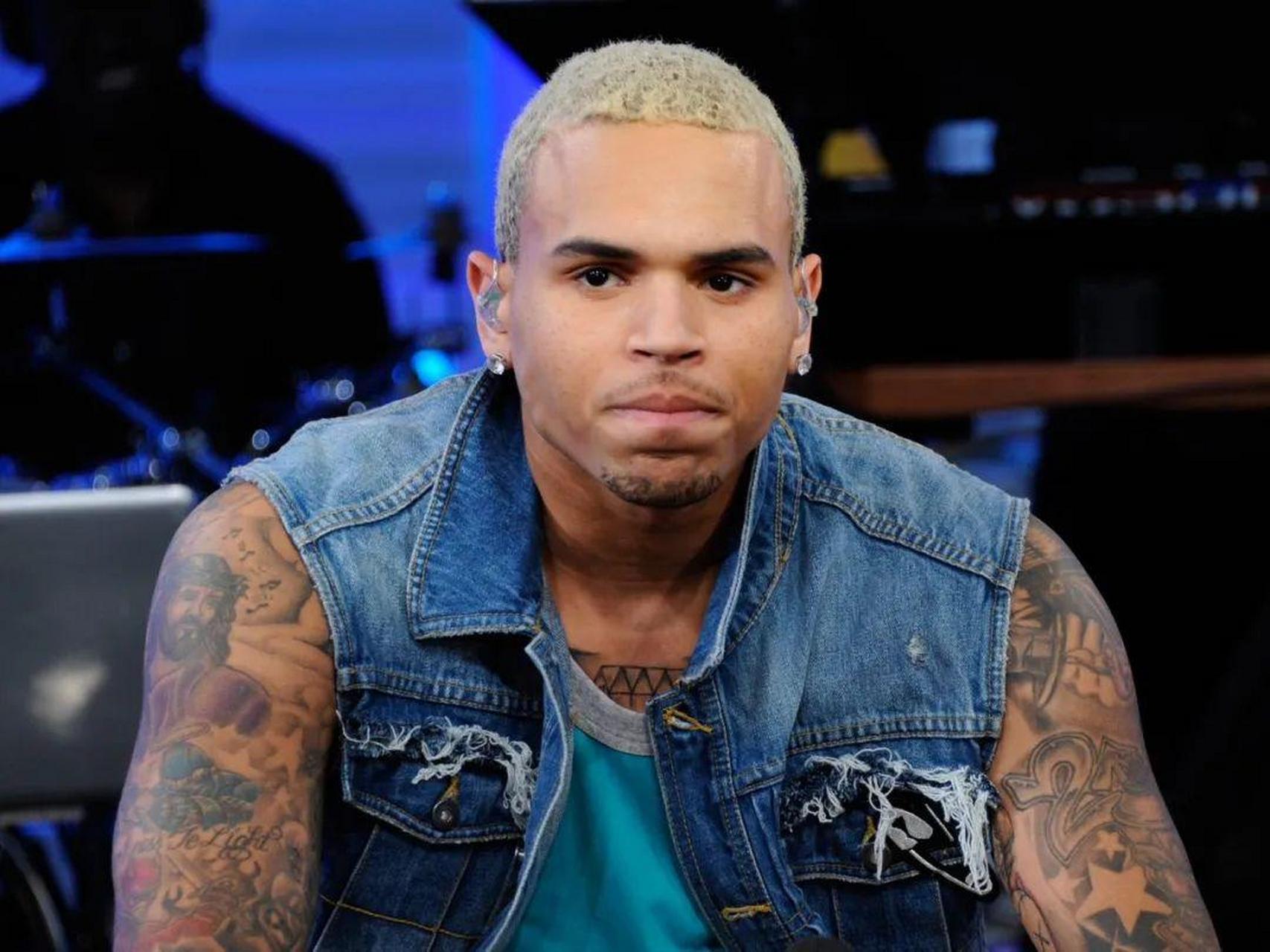 chris brown forever图片