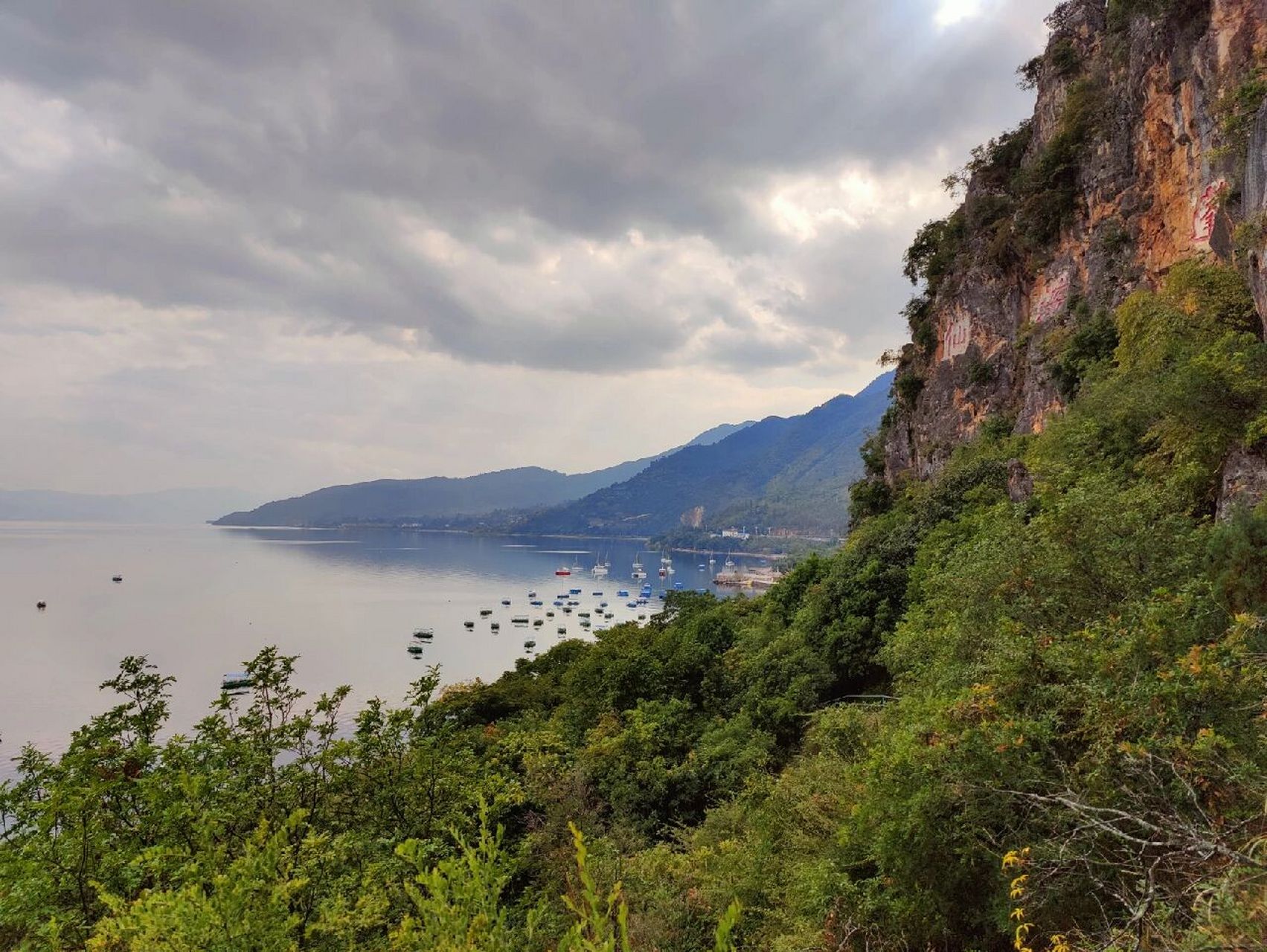 玉溪·澄江·禄充风景区 禄充作为抚仙湖畔的老景区,虽然人流早已不复