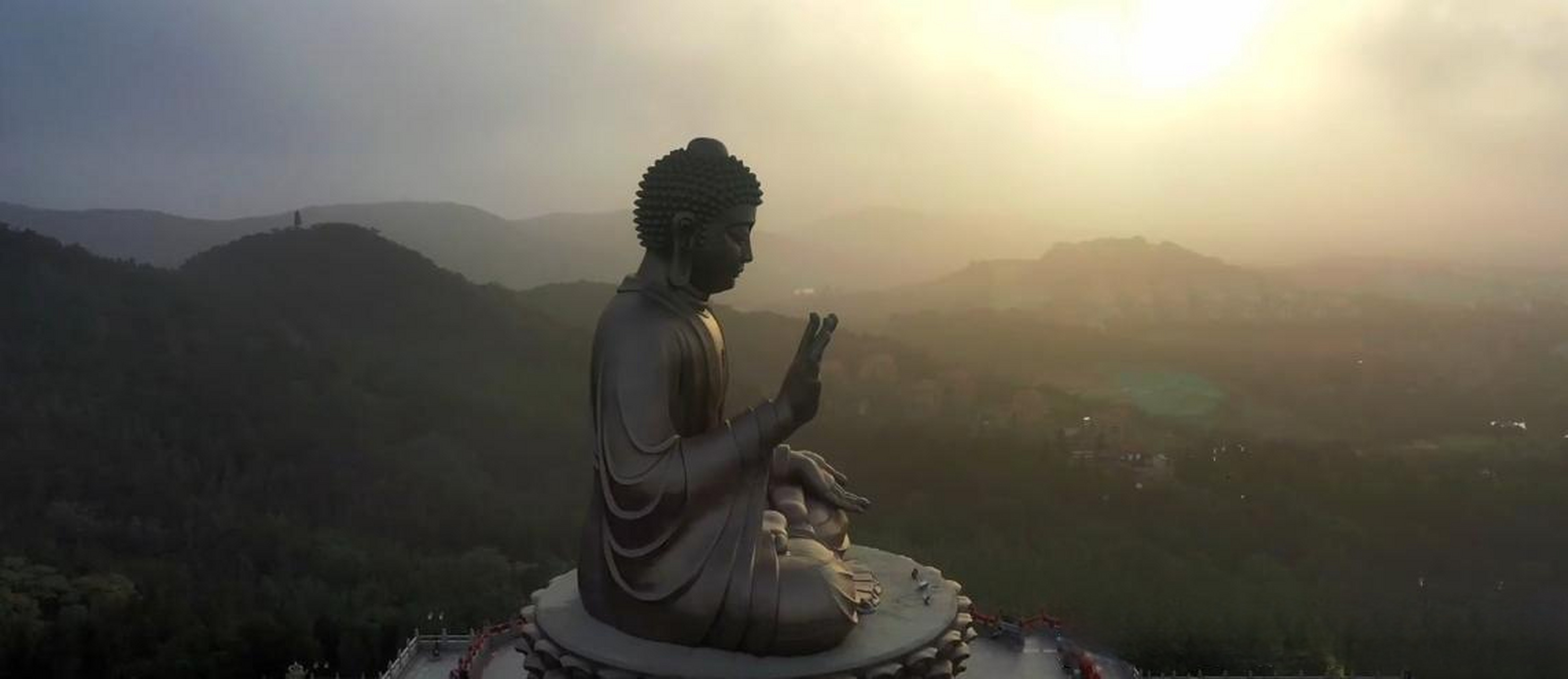 山东龙口南山大佛,高38.