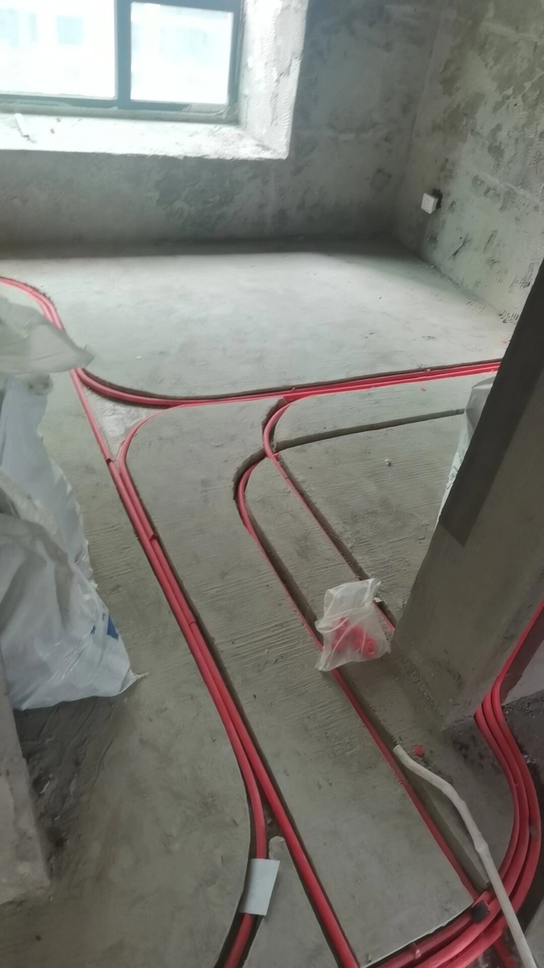 水电安装,注意事项 水电这样排线才安全 这样排线才能杜绝隐患 ◇1.