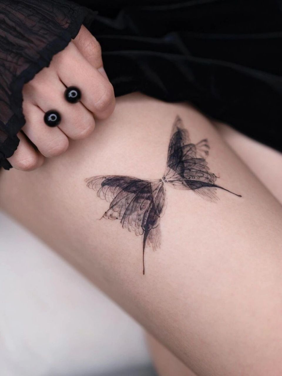 区别于普通的蝴蝶纹身 动态感 煽动翅膀 黑色高级感 越看越喜欢的程度