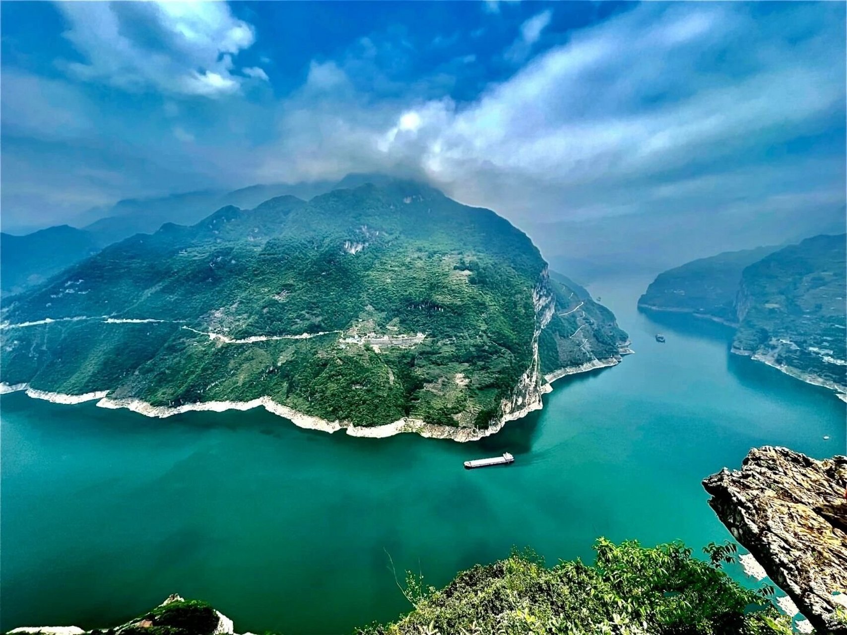 作为中国的母亲河,长江流域的壮丽景色令人惊叹.