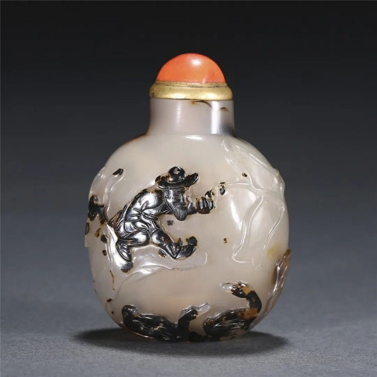 清代鼻烟壶 清 玛瑙俏色巧雕羲之爱鹅鼻烟壶 清 玛瑙俏色巧雕双马鼻烟