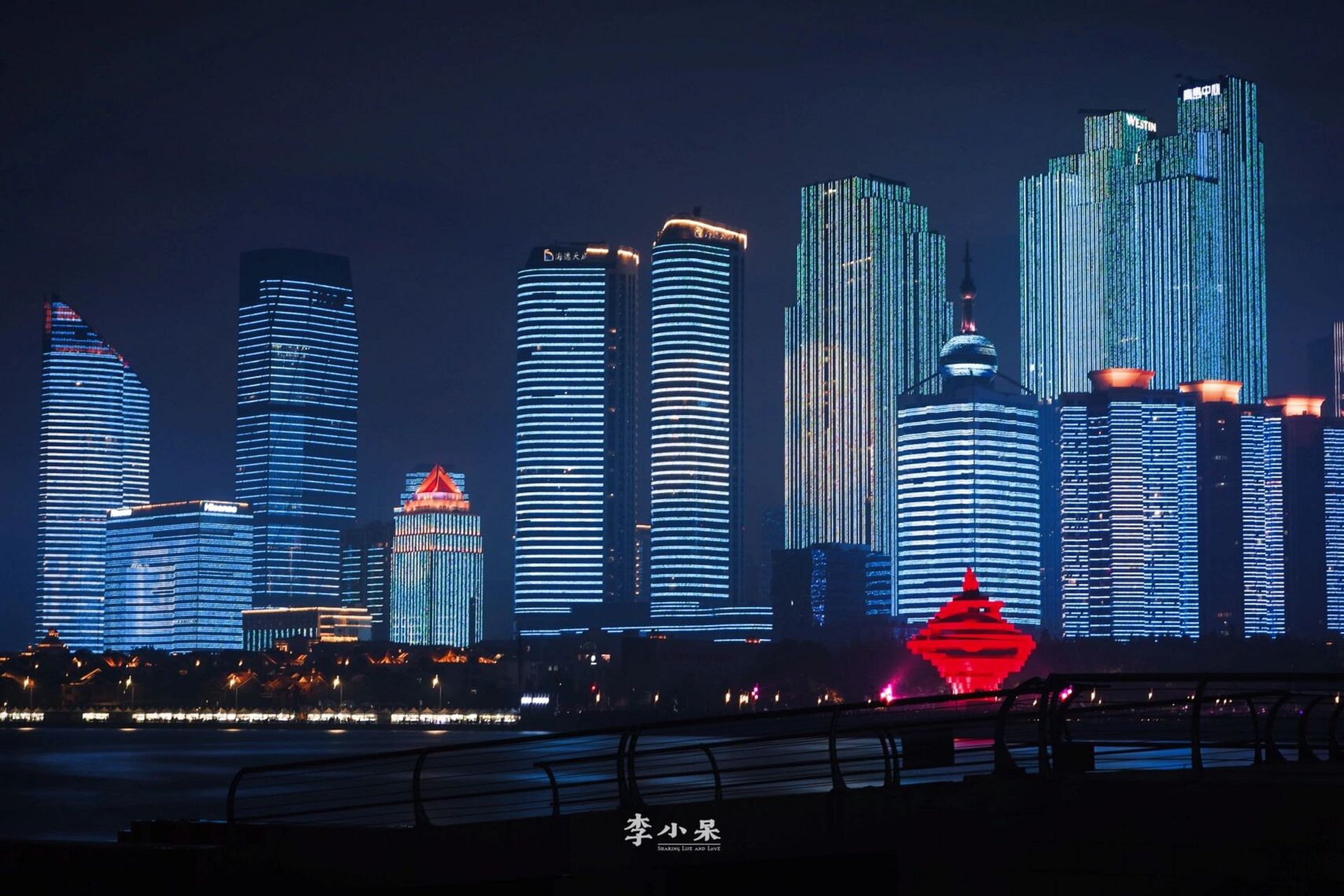 青岛 | 五四广场灯光秀 99五四广场灯光秀 最佳拍摄地:奥林匹克帆船