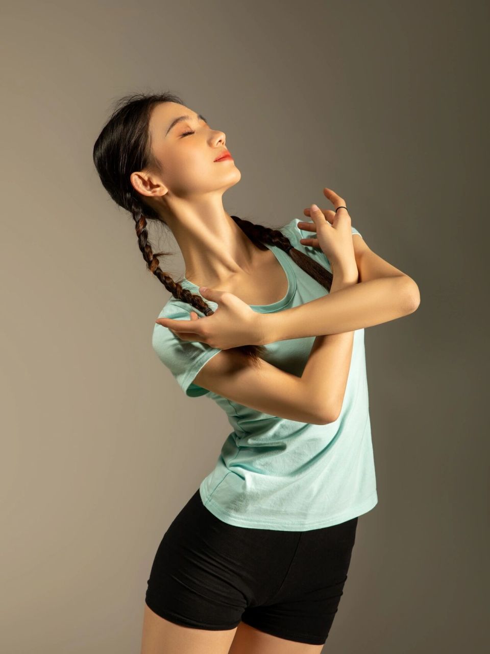 《芳华》舞蹈写真 芳华永存,一路芬芳.