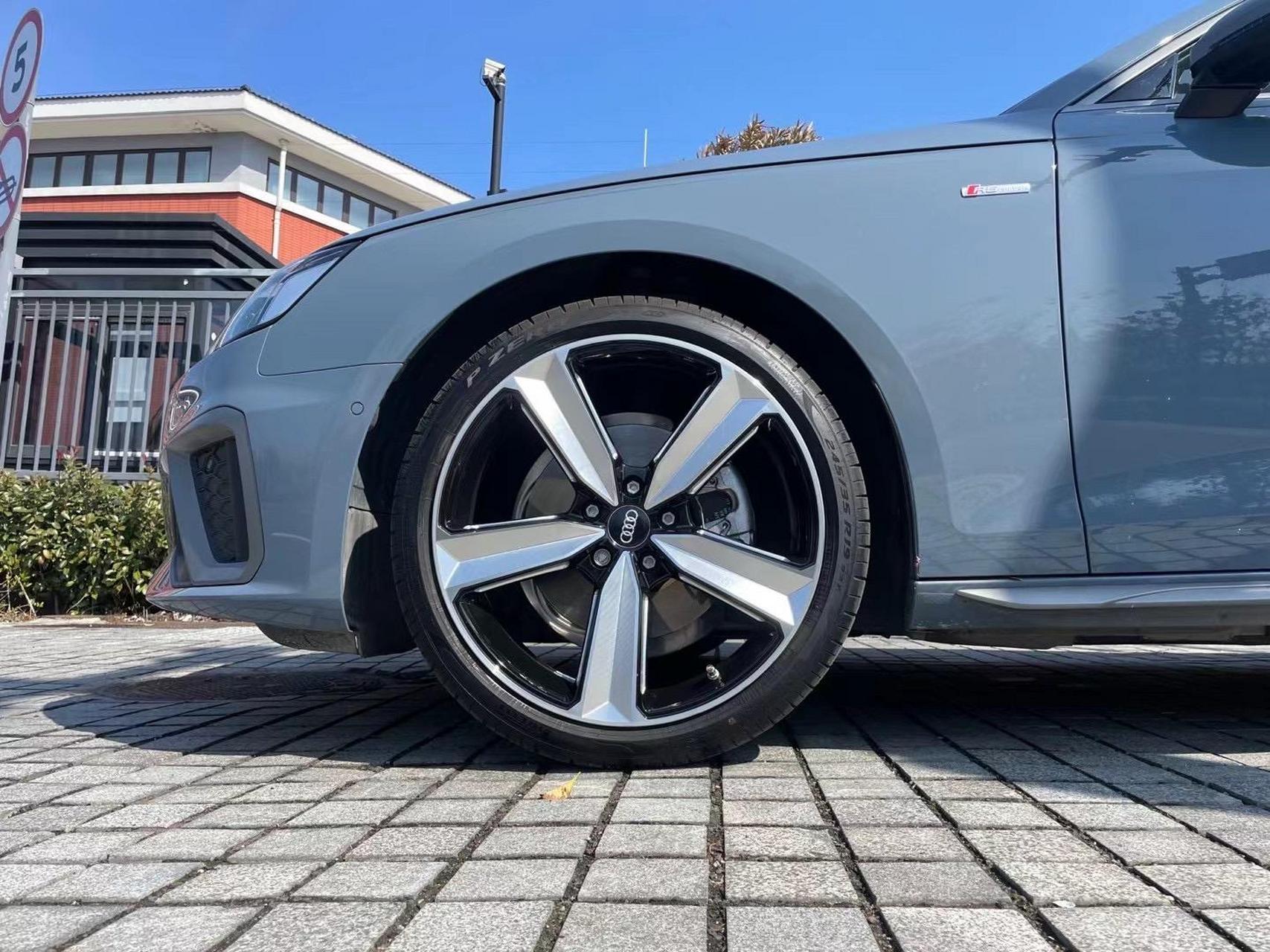 奥迪a4l改装19寸rs大宝剑轮毂案例.