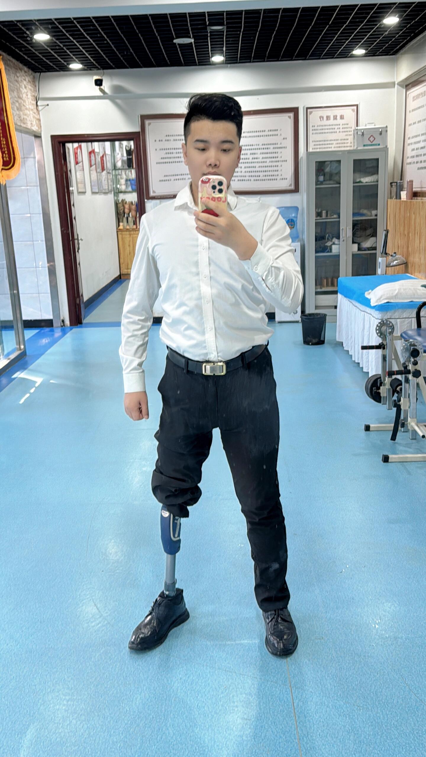 选择假肢并不是越贵越好,而是要根据个人的需求和情况来选择适合自己