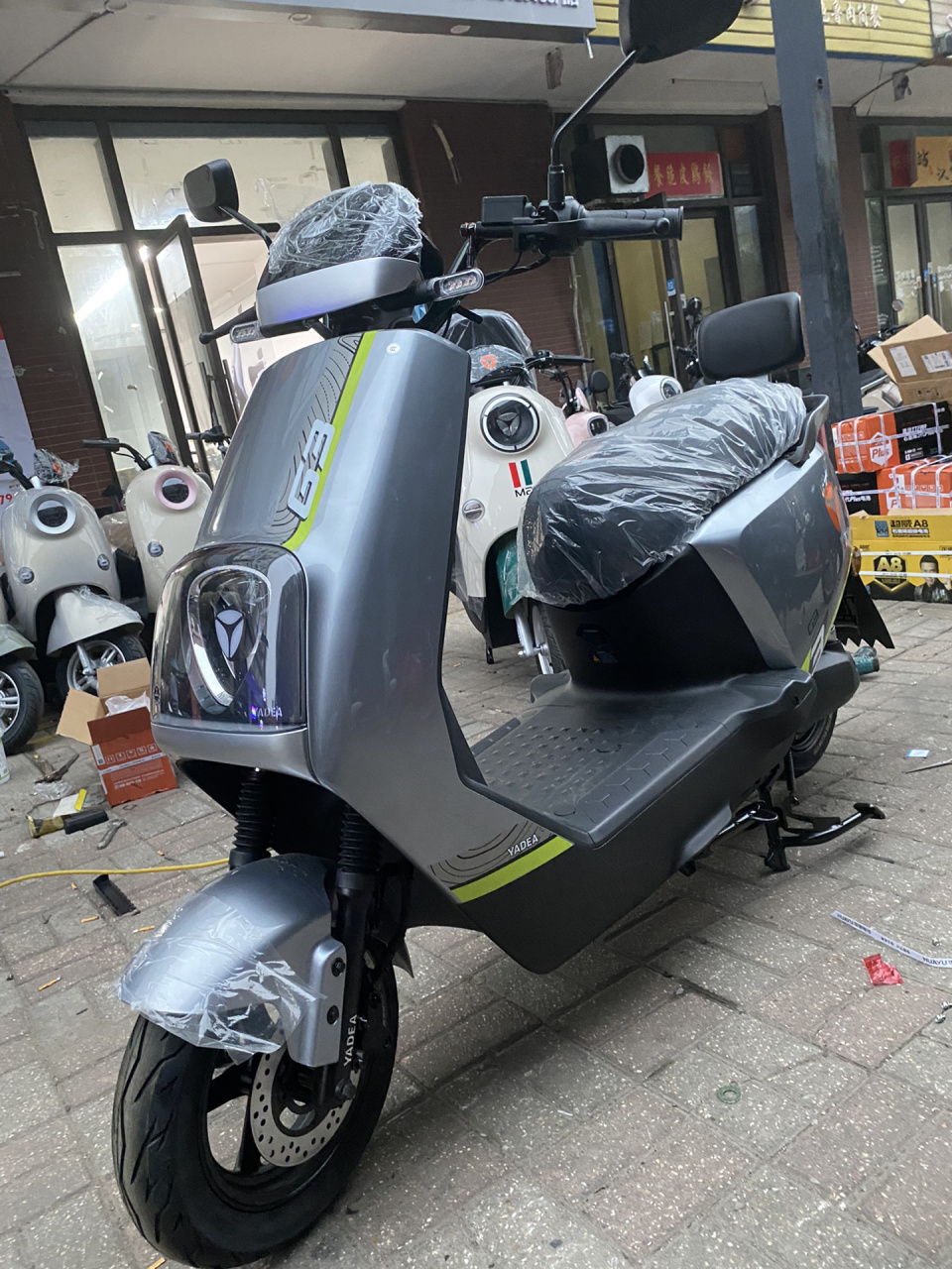 全新72v雅迪冠能g3秒杀换购价2799元 全新72v23a雅迪原装石墨烯三代